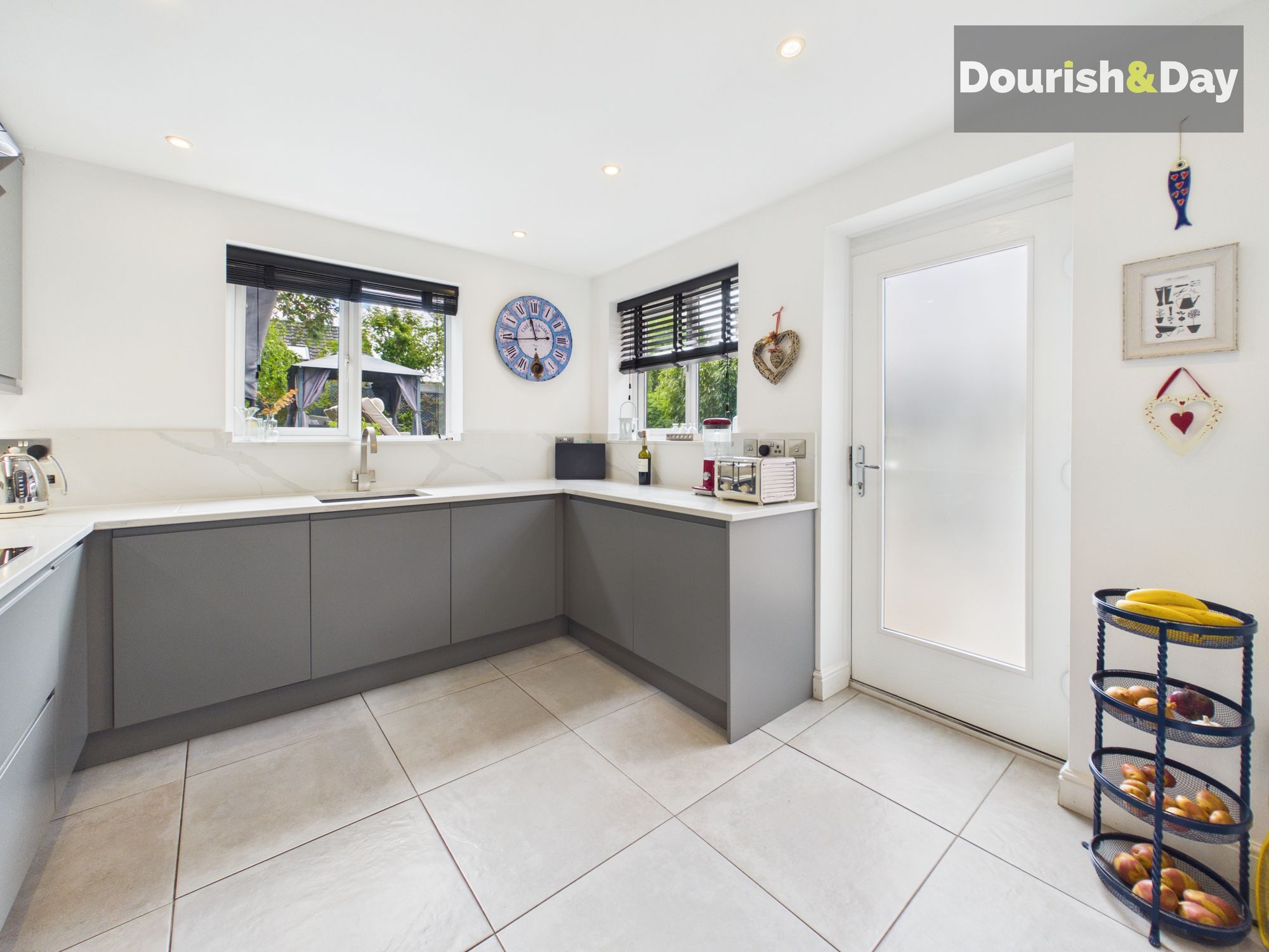 4 bed detached house for sale in Oak Tree Gardens, Coppenhall, ST18 - Property Image 15