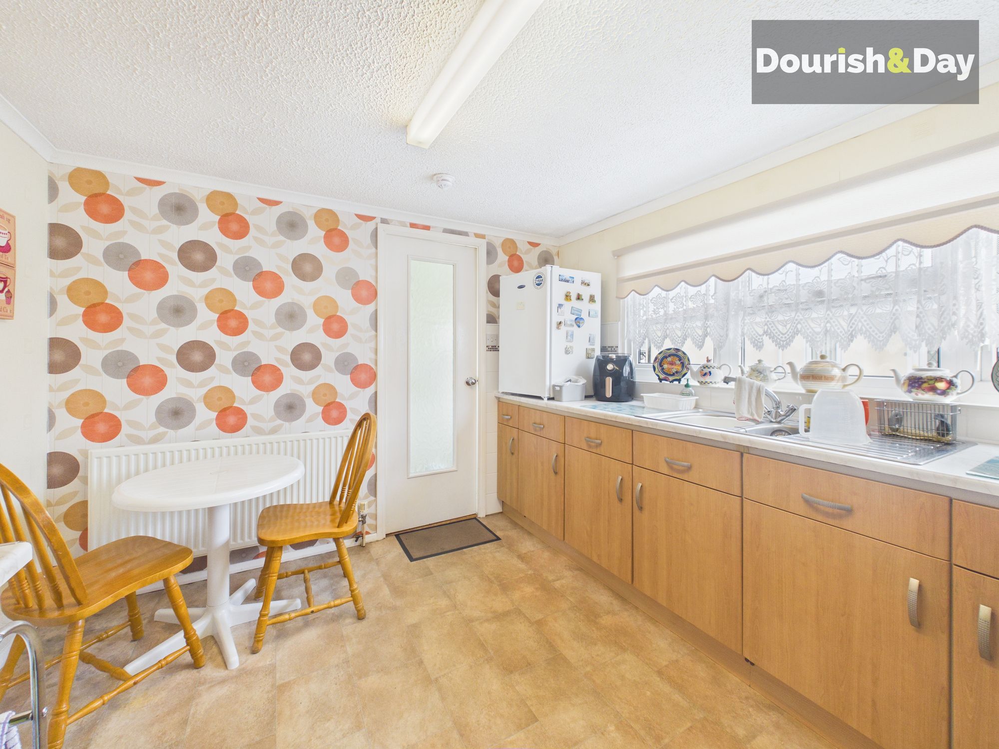 3 bed park home for sale in Lodgefield Park, Stafford, ST17  - Property Image 5