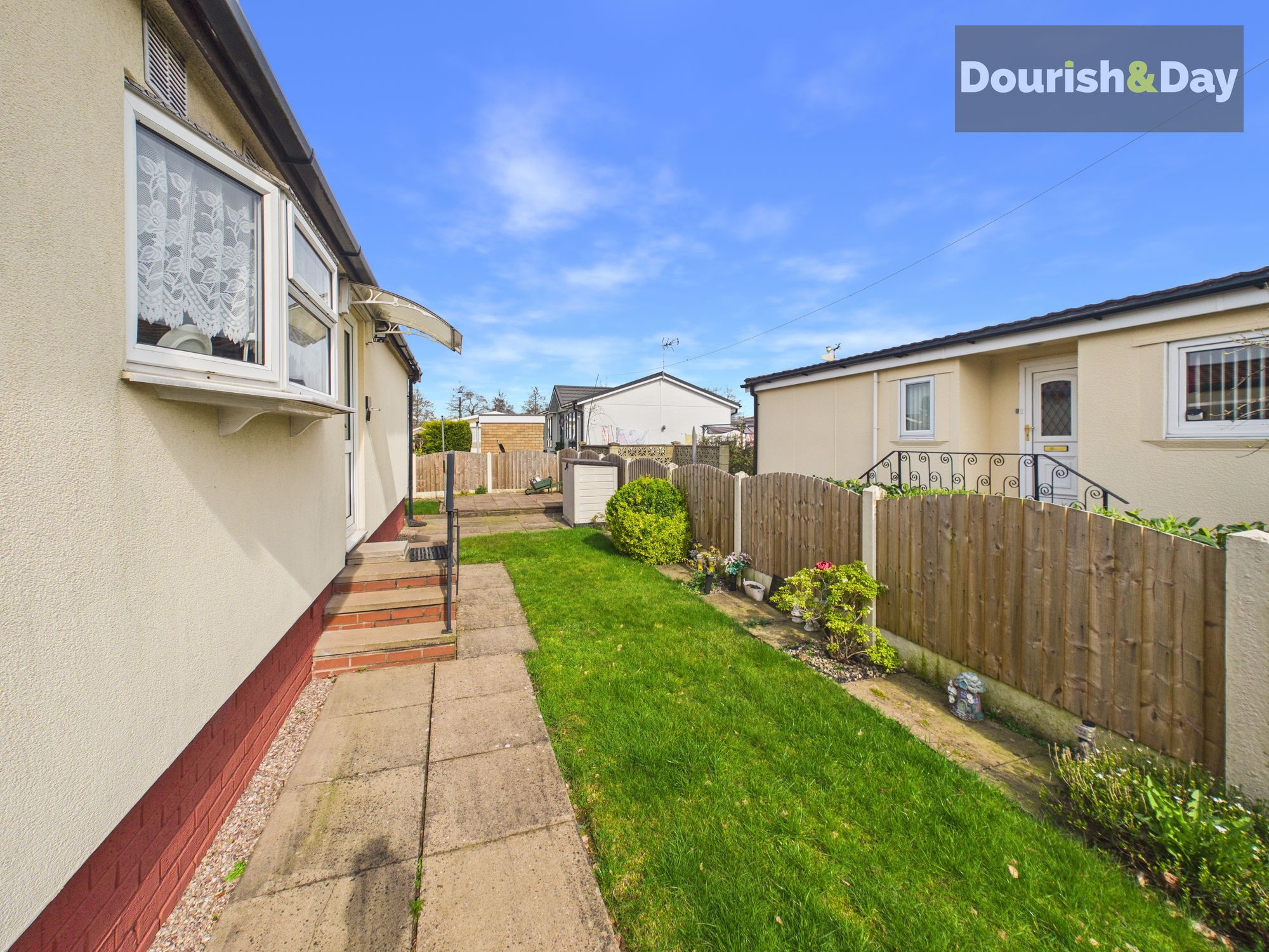 3 bed park home for sale in Lodgefield Park, Stafford, ST17  - Property Image 4