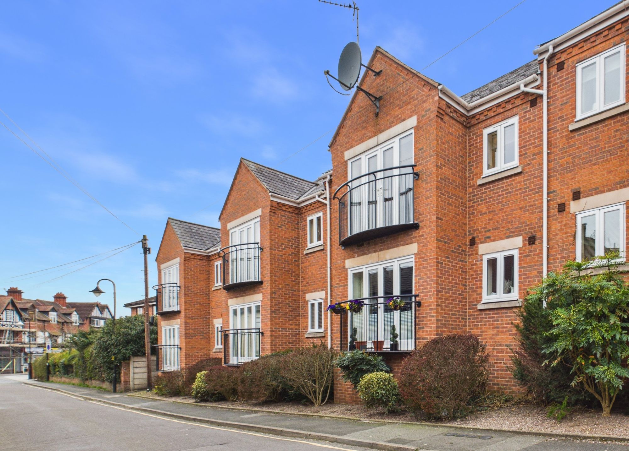 2 bed flat for sale in Deermoss Lane, Whitchurch, SY13 - Property Image 1