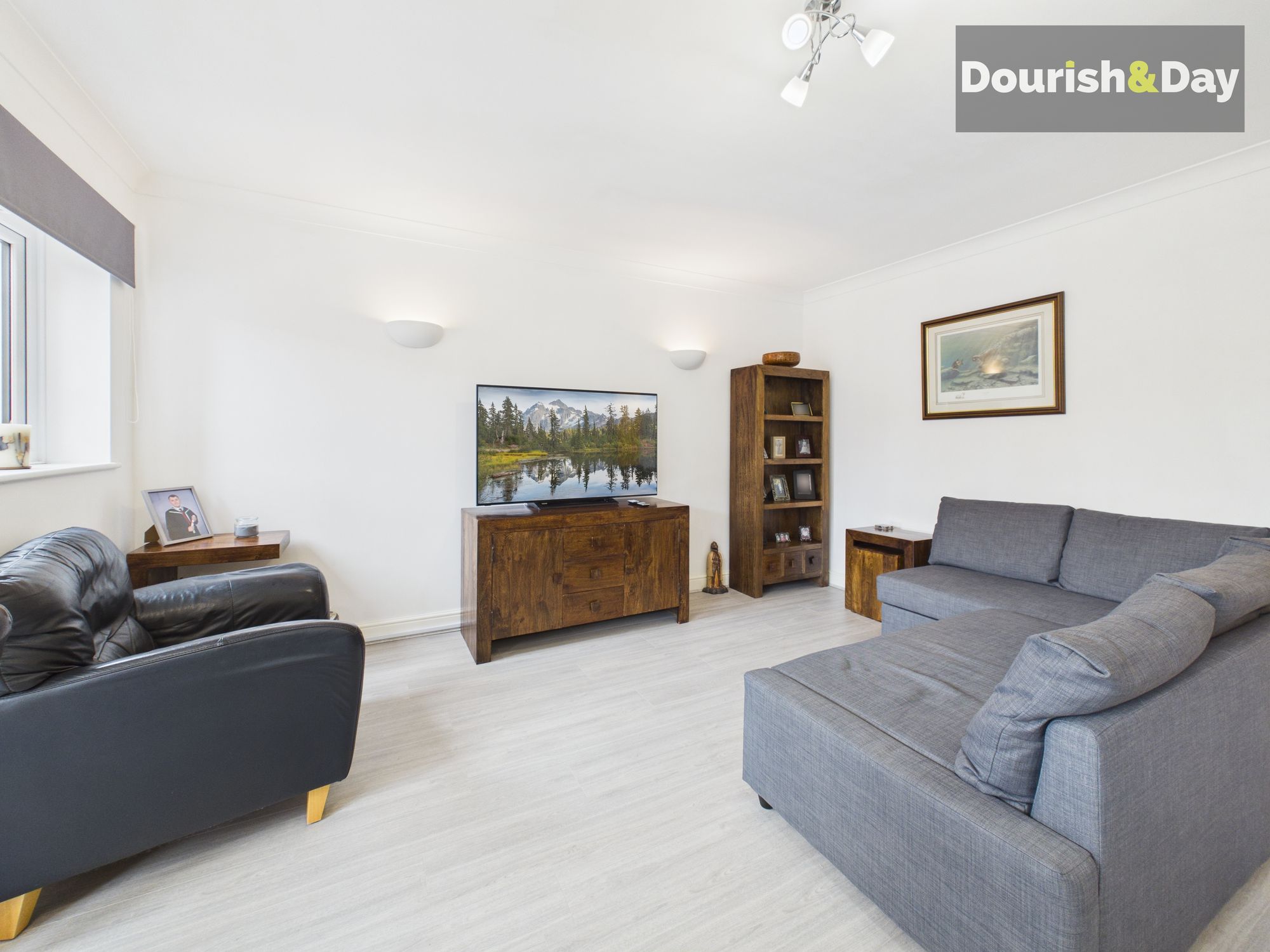 2 bed flat for sale in Deermoss Lane, Whitchurch, SY13 - Property Image 3