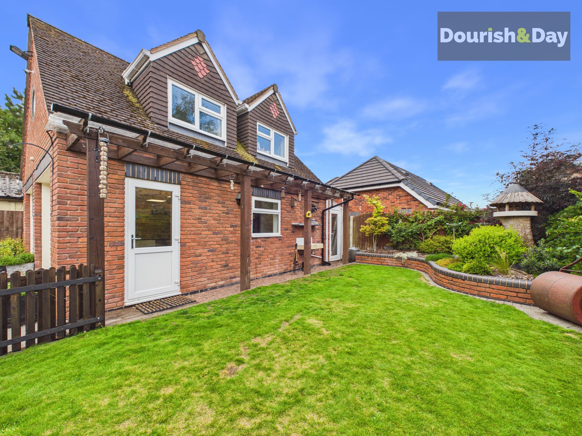 4 bed detached house for sale in Walsall Road, Great Wyrley, WS6  - Property Image 4