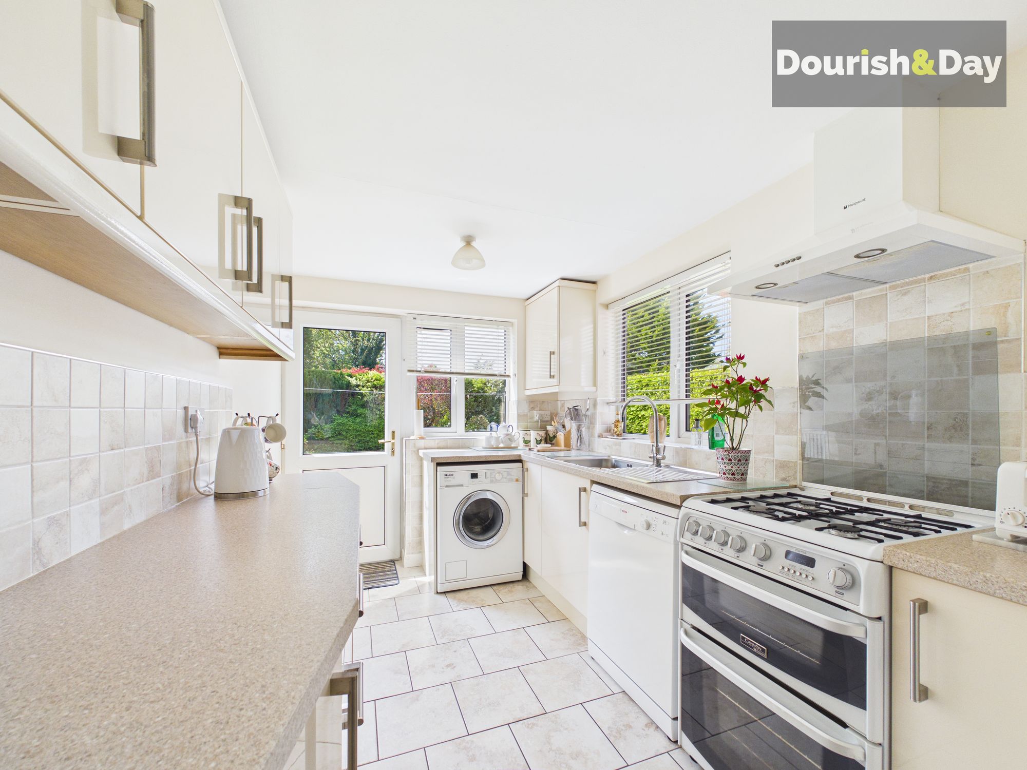 5 bed detached house for sale in Dawlish Avenue, Weeping Cross, Stafford, ST17 - Property Image 3