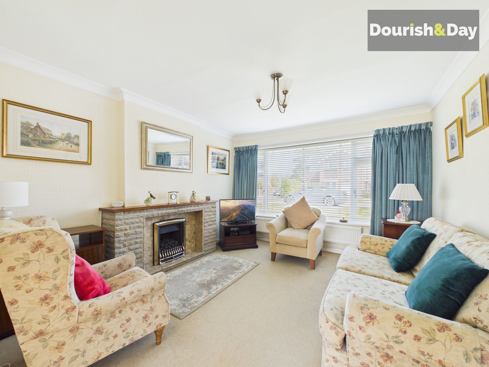 5 bed detached house for sale in Dawlish Avenue, Weeping Cross, Stafford, ST17 - Property Image 2