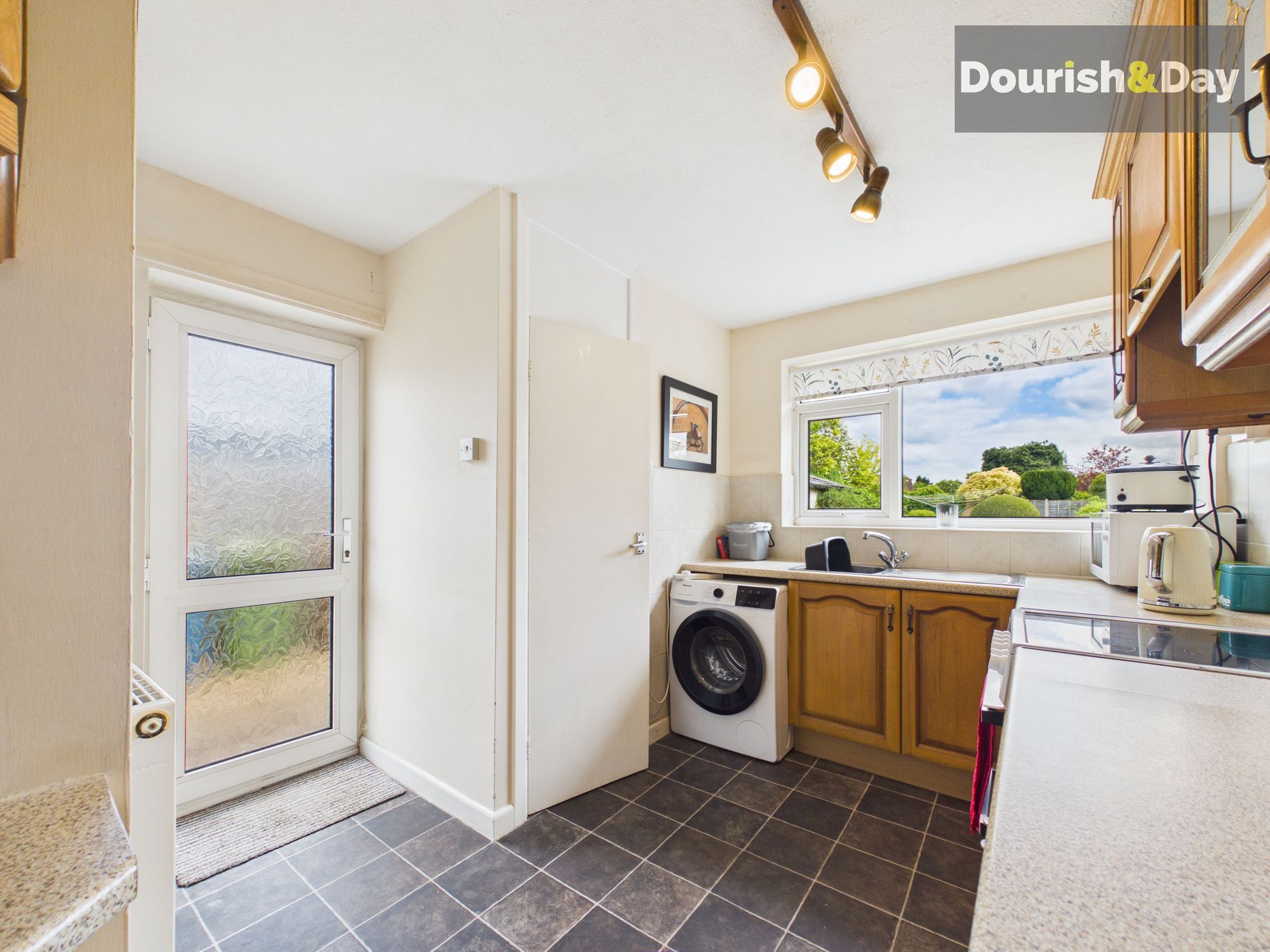 2 bed detached bungalow for sale in Portleven Close, Weeping Cross, Stafford, ST17 - Property Image 9