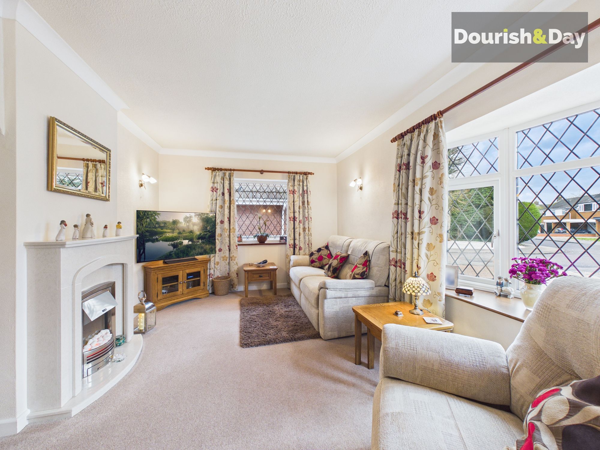 3 bed detached house for sale in Oakley Close, Penkridge, ST19 - Property Image 2