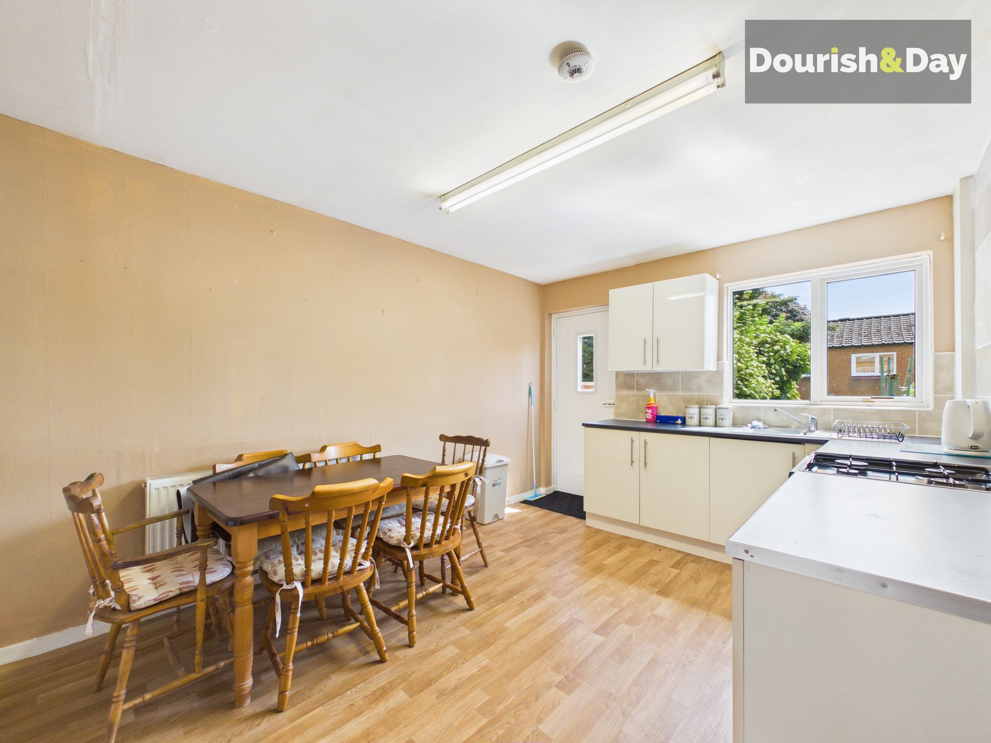 3 bed mid-terraced house for sale in Shaw Gardens, Stafford, ST17 - Property Image 8