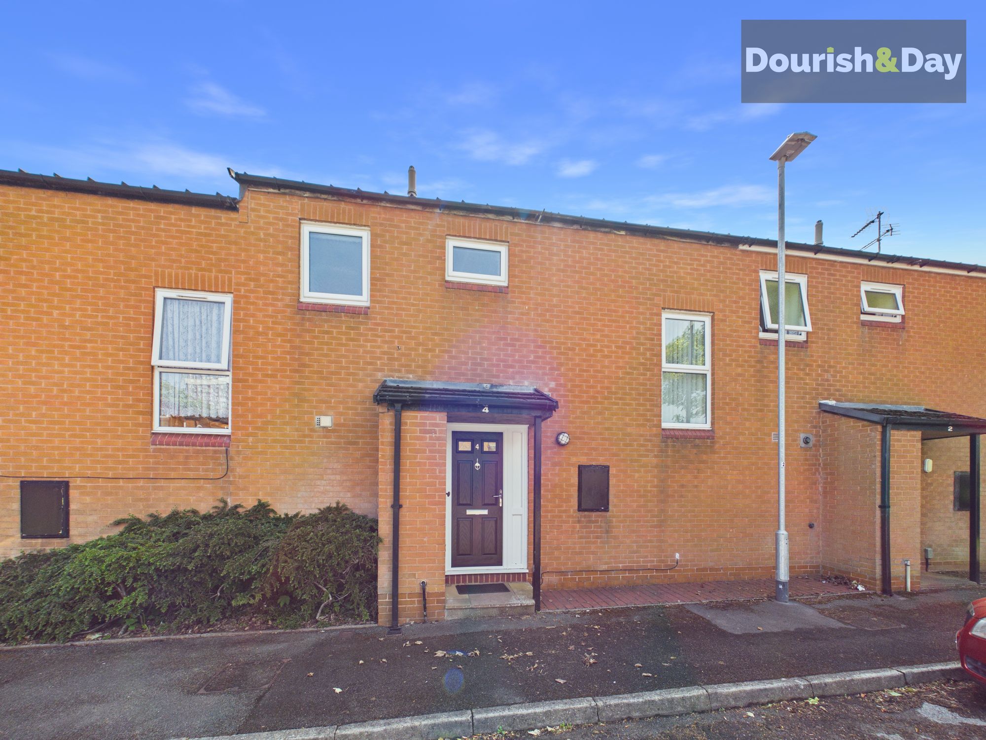 3 bed mid-terraced house for sale in Shaw Gardens, Stafford, ST17 - Property Image 1