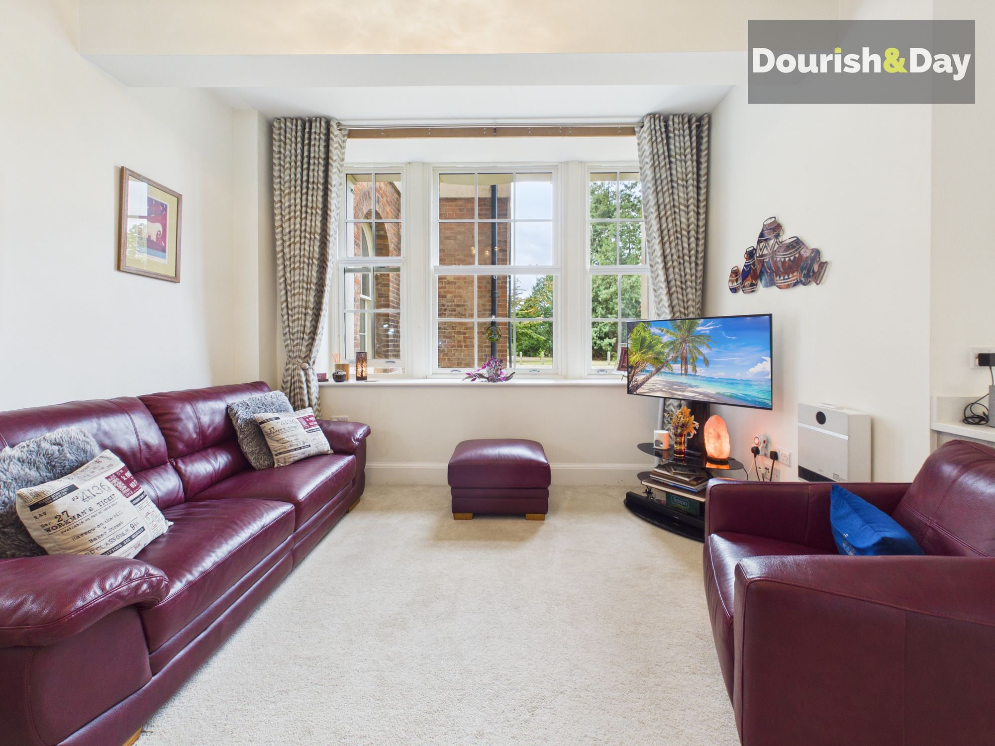 2 bed flat for sale in St. Georges Parkway, Stafford, ST16 - Property Image 2