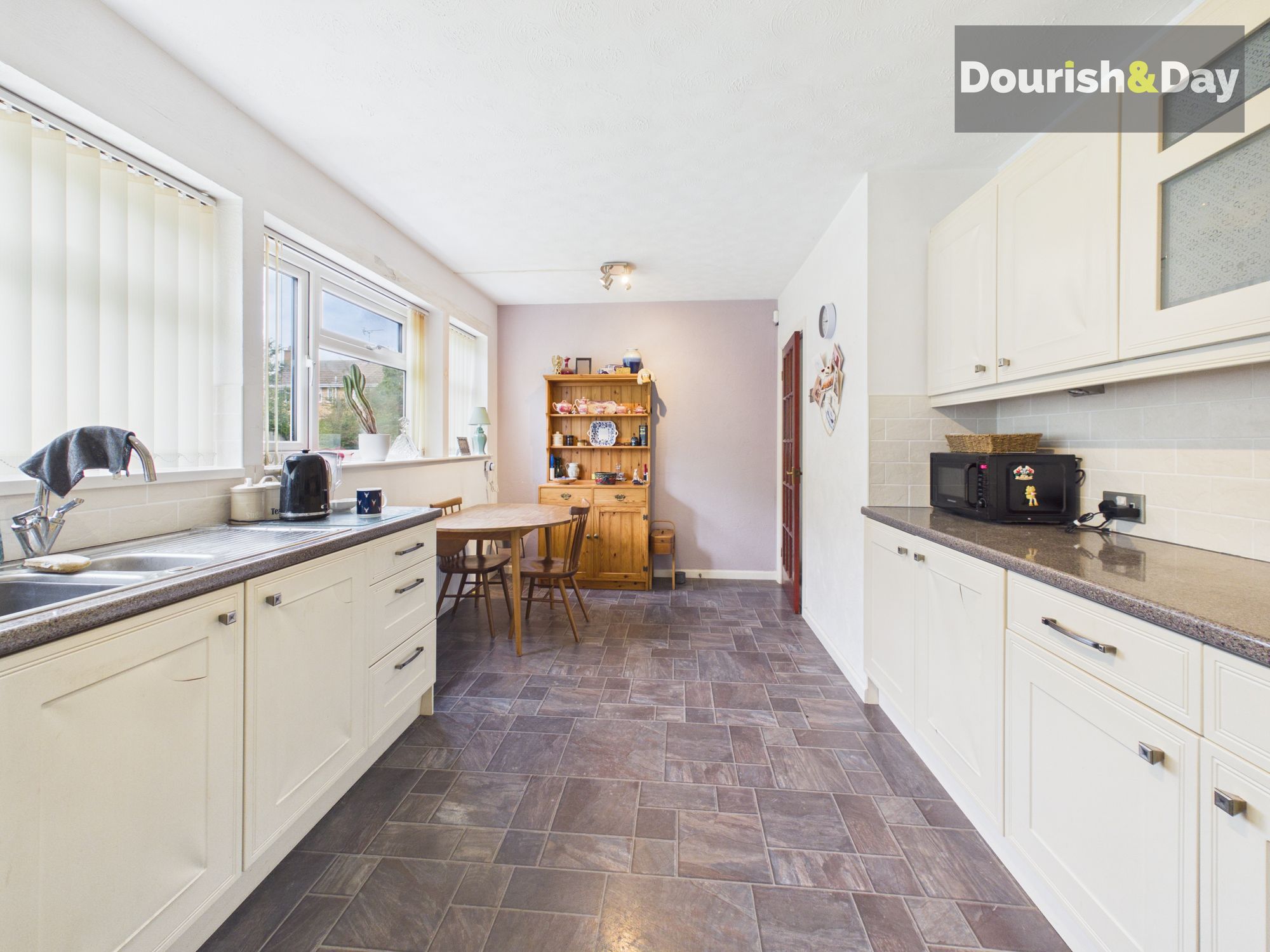 4 bed detached house for sale in Glebe Lane, Gnosall, ST20 - Property Image 3