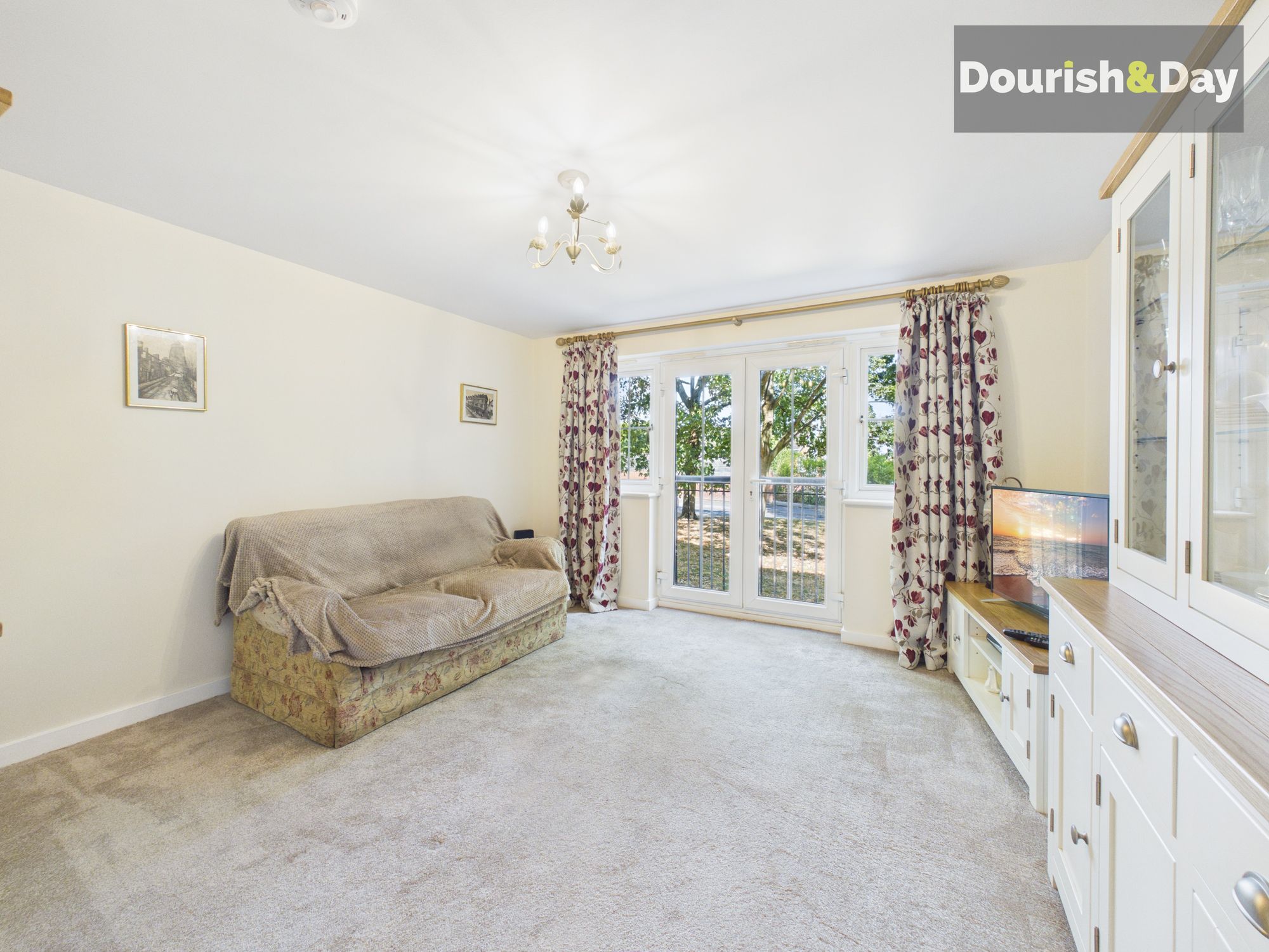 2 bed flat for sale in The Garthlands, Stafford, ST17 - Property Image 5