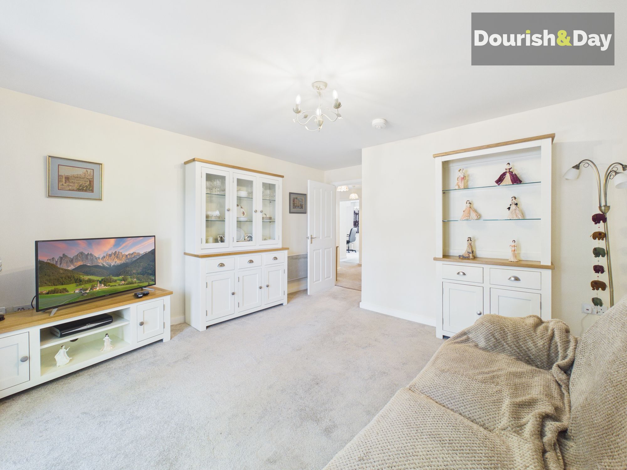 2 bed flat for sale in The Garthlands, Stafford, ST17 - Property Image 2