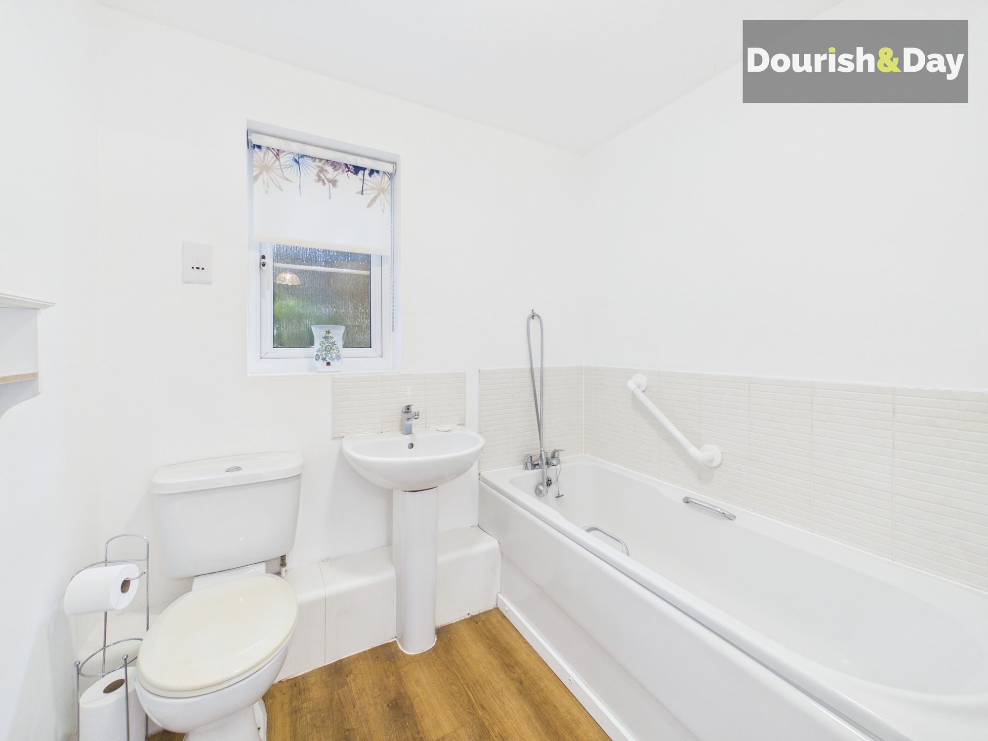 2 bed flat for sale in The Garthlands, Stafford, ST17 - Property Image 9