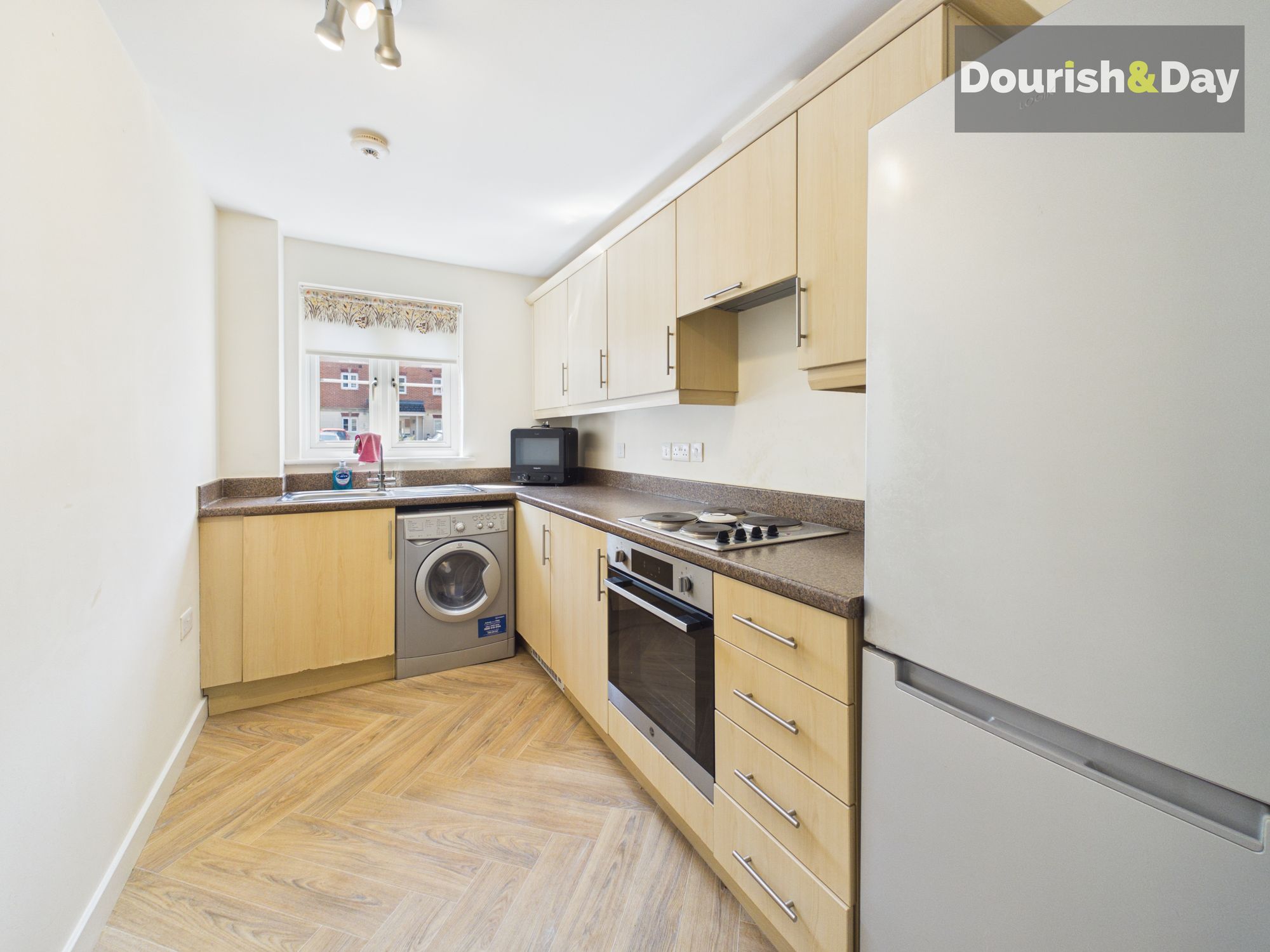 2 bed flat for sale in The Garthlands, Stafford, ST17 - Property Image 3