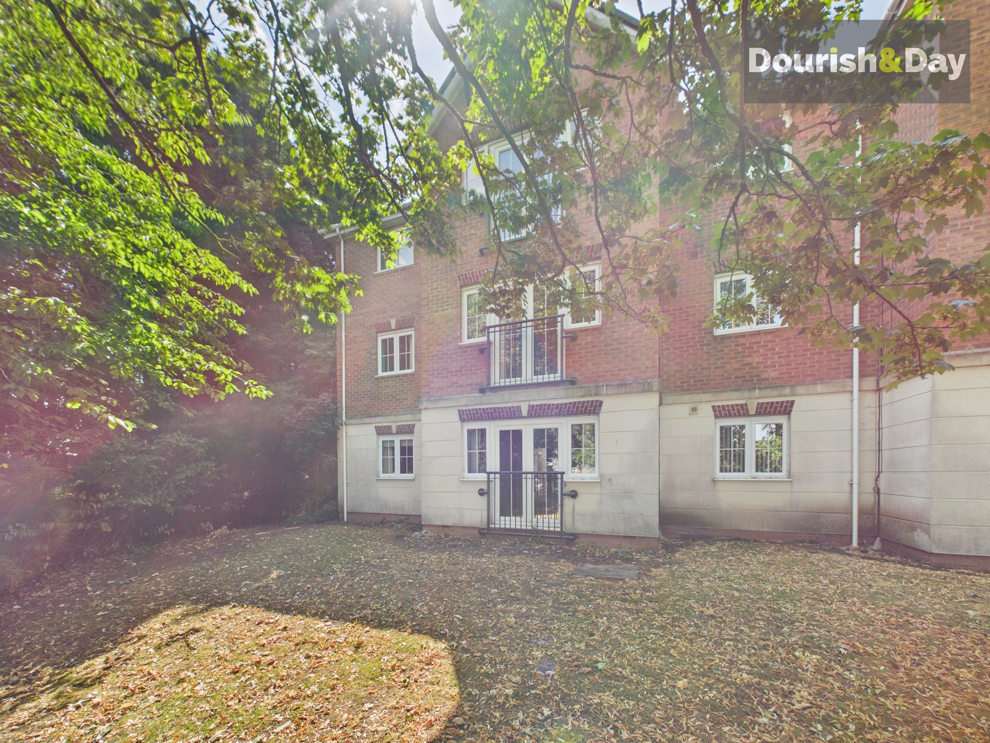 2 bed flat for sale in The Garthlands, Stafford, ST17 - Property Image 4