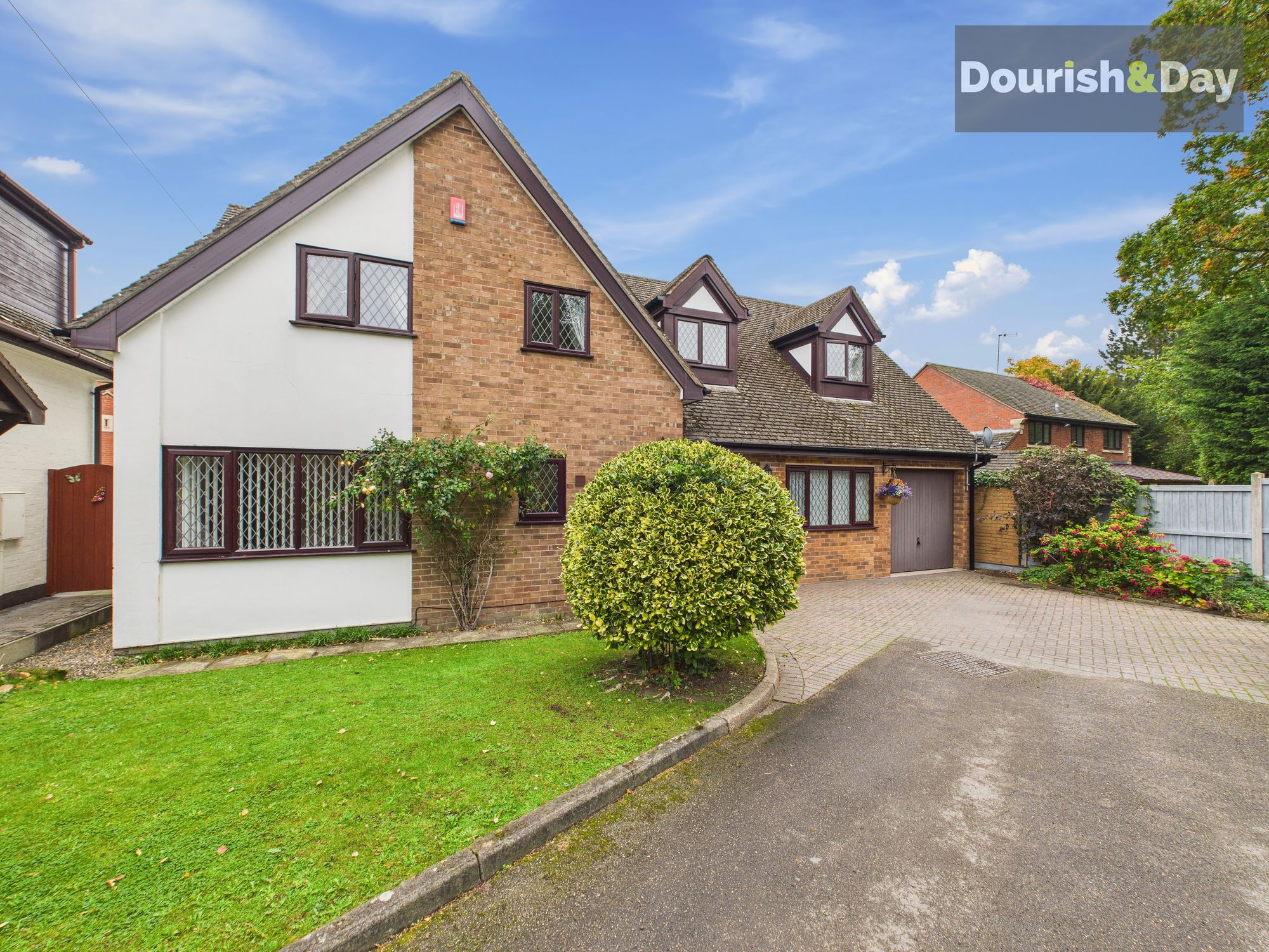 4 bed detached house for sale in Rowley Hall Close, Rowley Park, Stafford, ST17