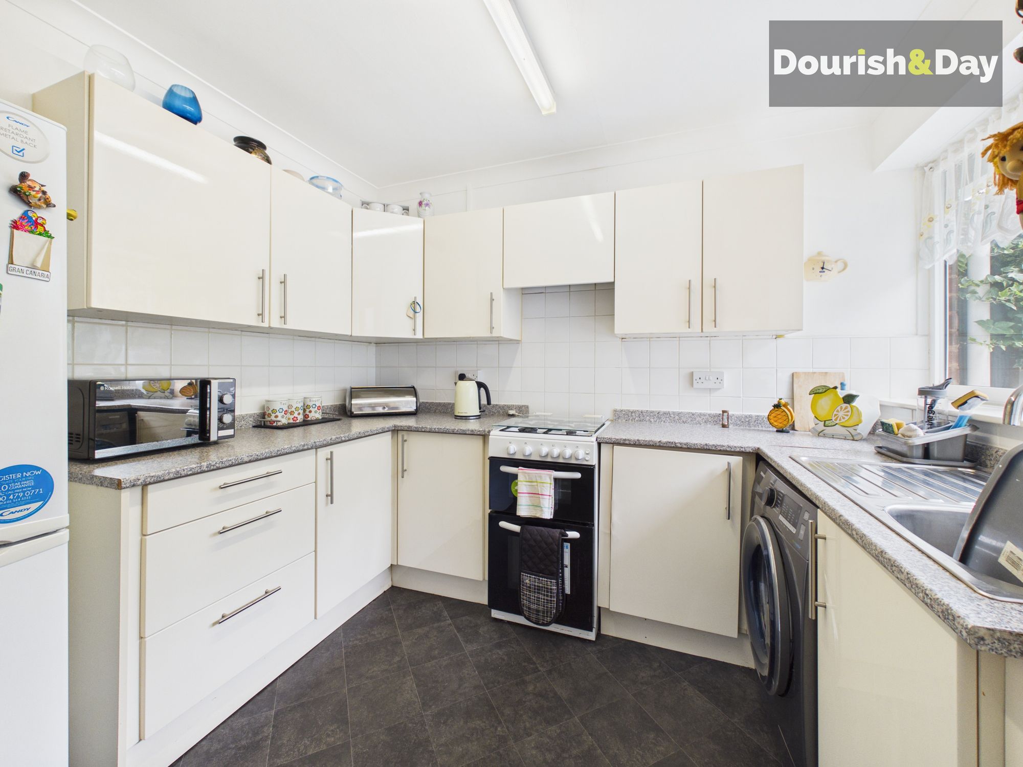 2 bed semi-detached bungalow for sale in Millicent Close, Hednesford, WS12 - Property Image 9