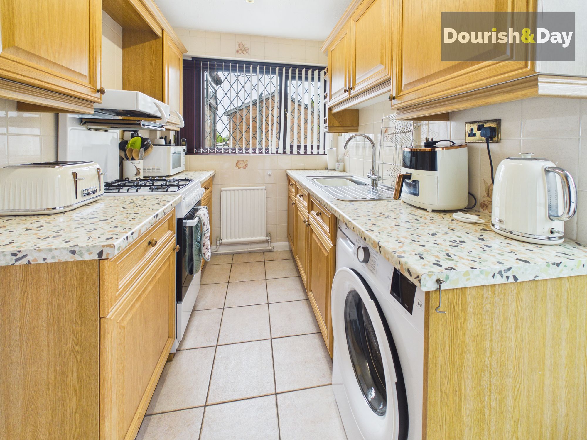 3 bed detached house for sale in Chaulden Road, Stafford, ST16  - Property Image 5