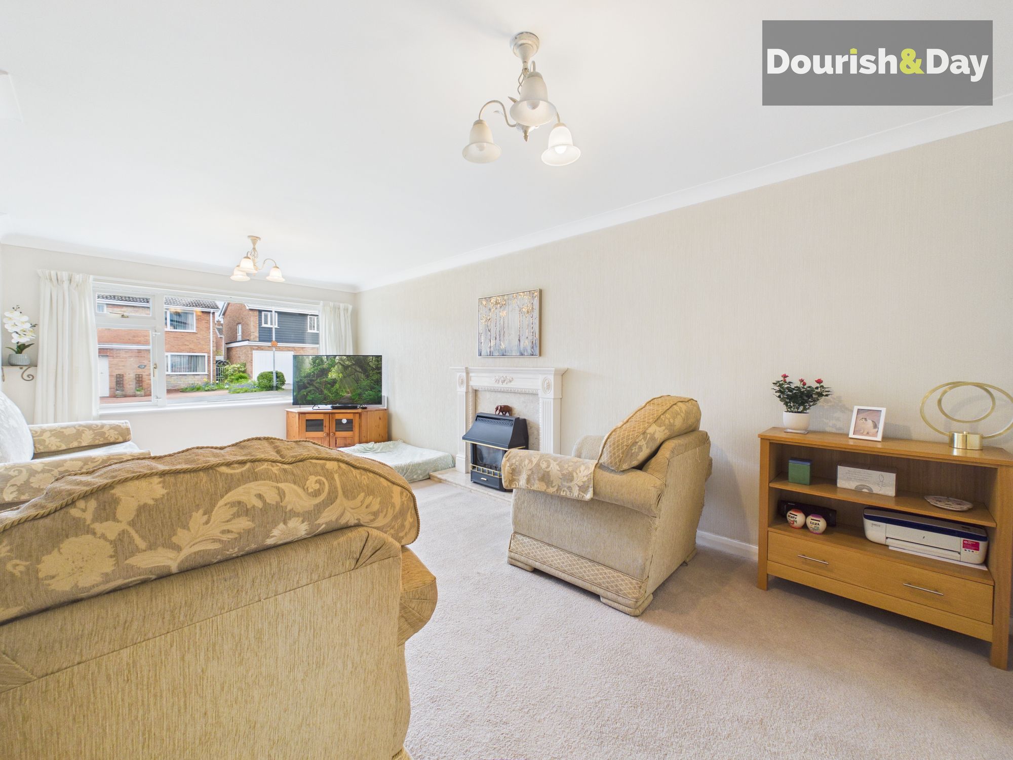 4 bed detached house for sale in Felden Close, Stafford, ST16 - Property Image 6