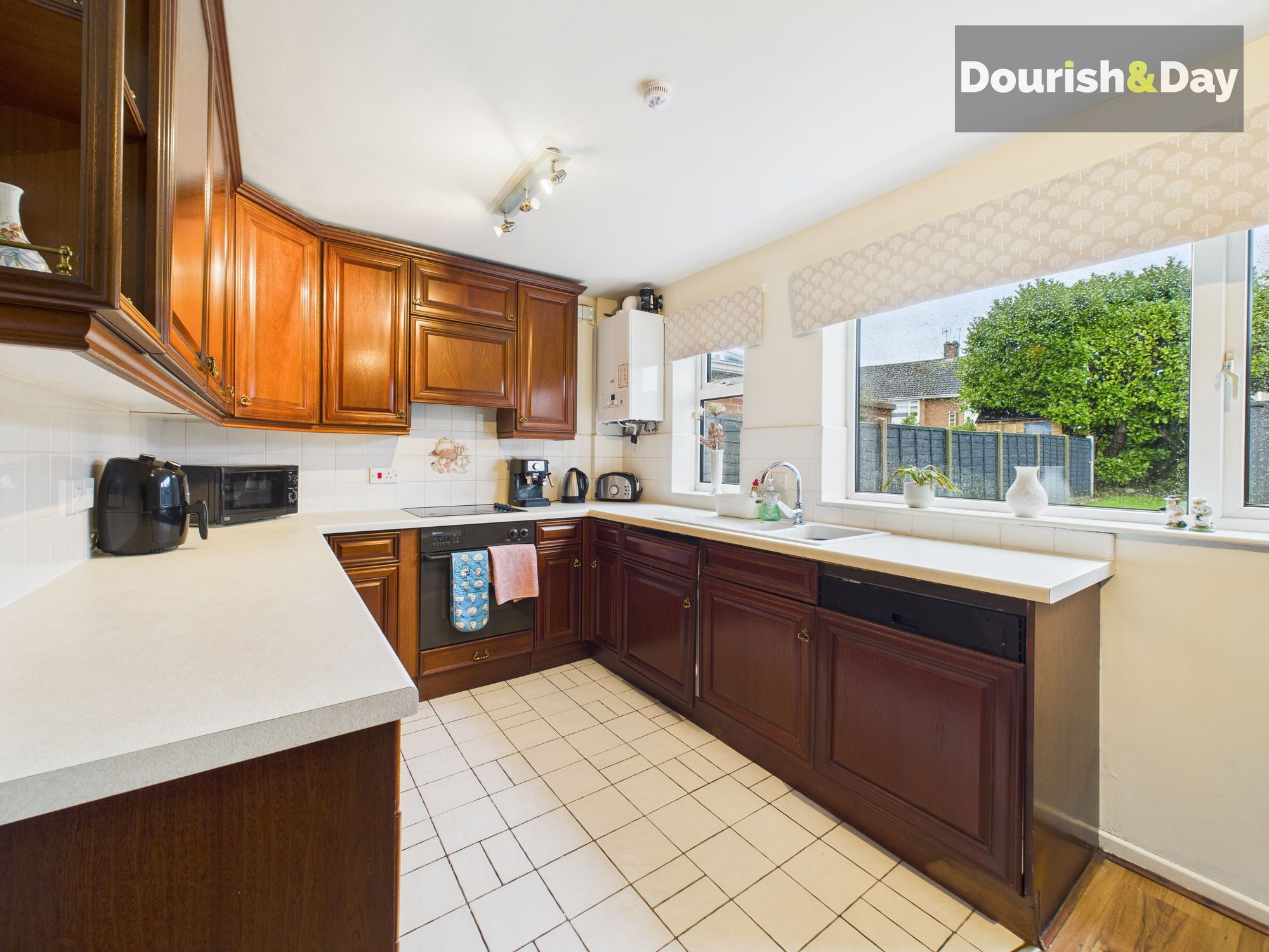 2 bed semi-detached house for sale in Woodstock Road, Stafford, ST17 - Property Image 6