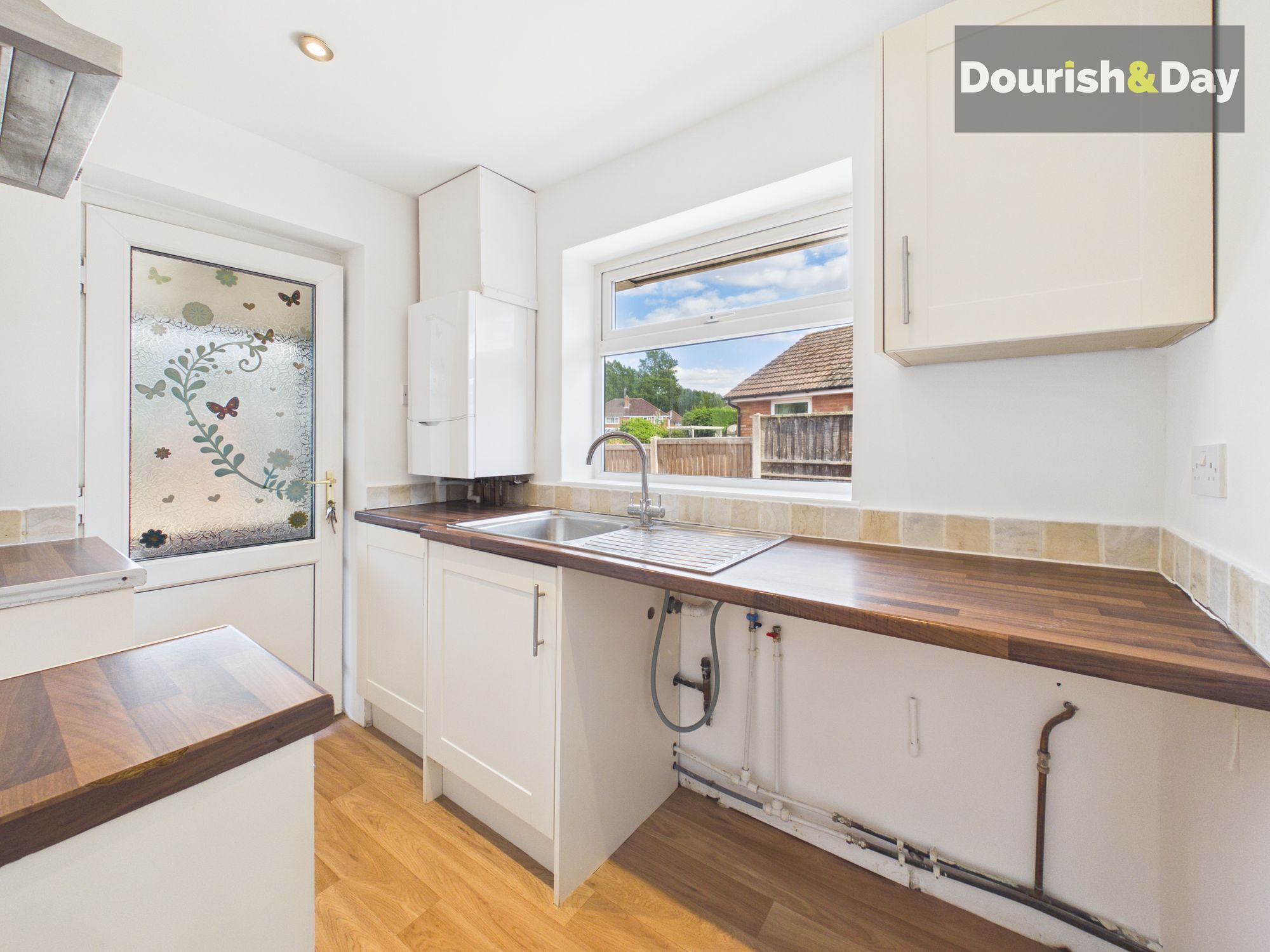 2 bed semi-detached bungalow for sale in Salisbury Road, Stafford, ST16 - Property Image 10