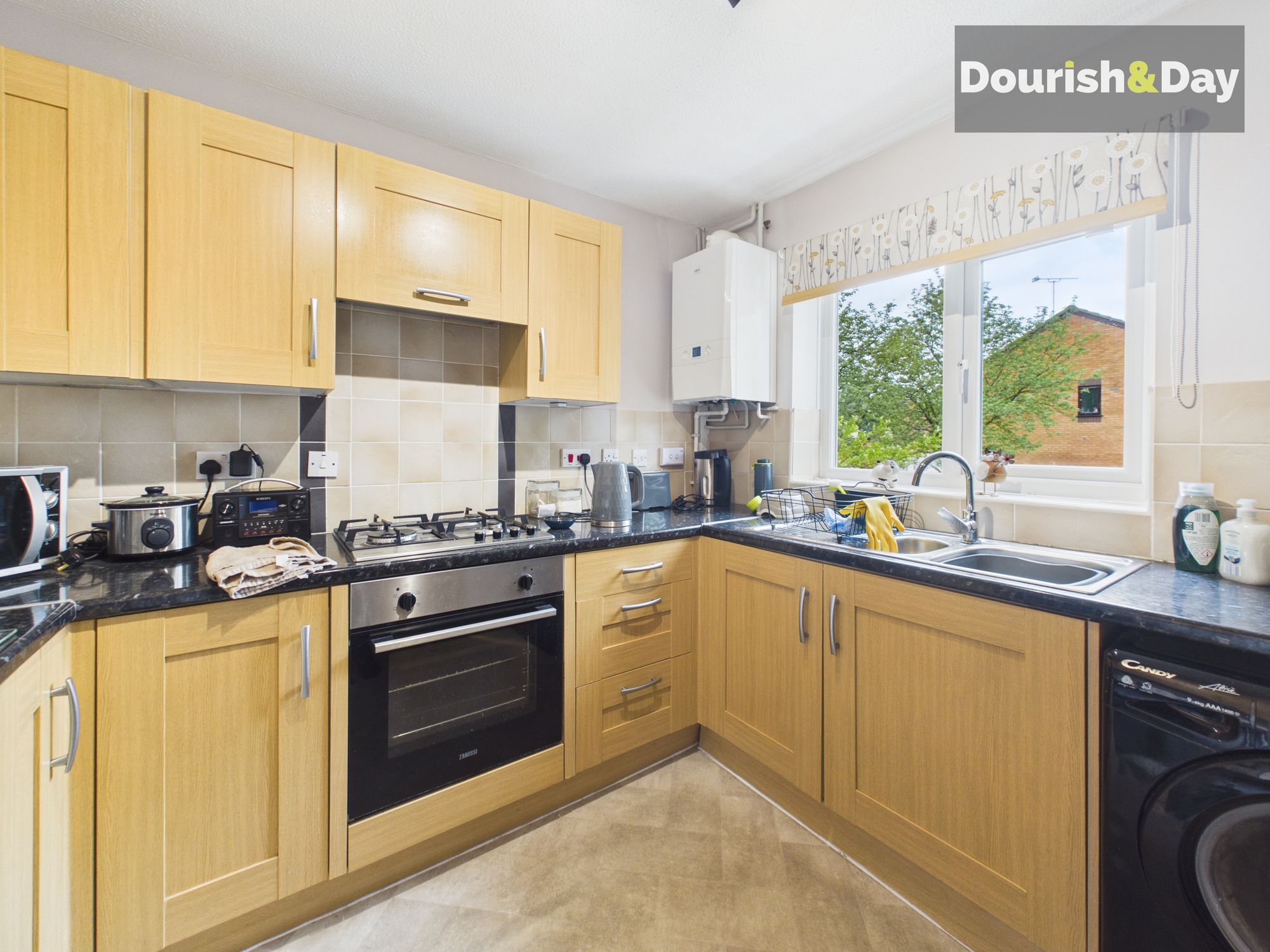 2 bed terraced house for sale in Grissom Close, Stafford, ST16 - Property Image 6