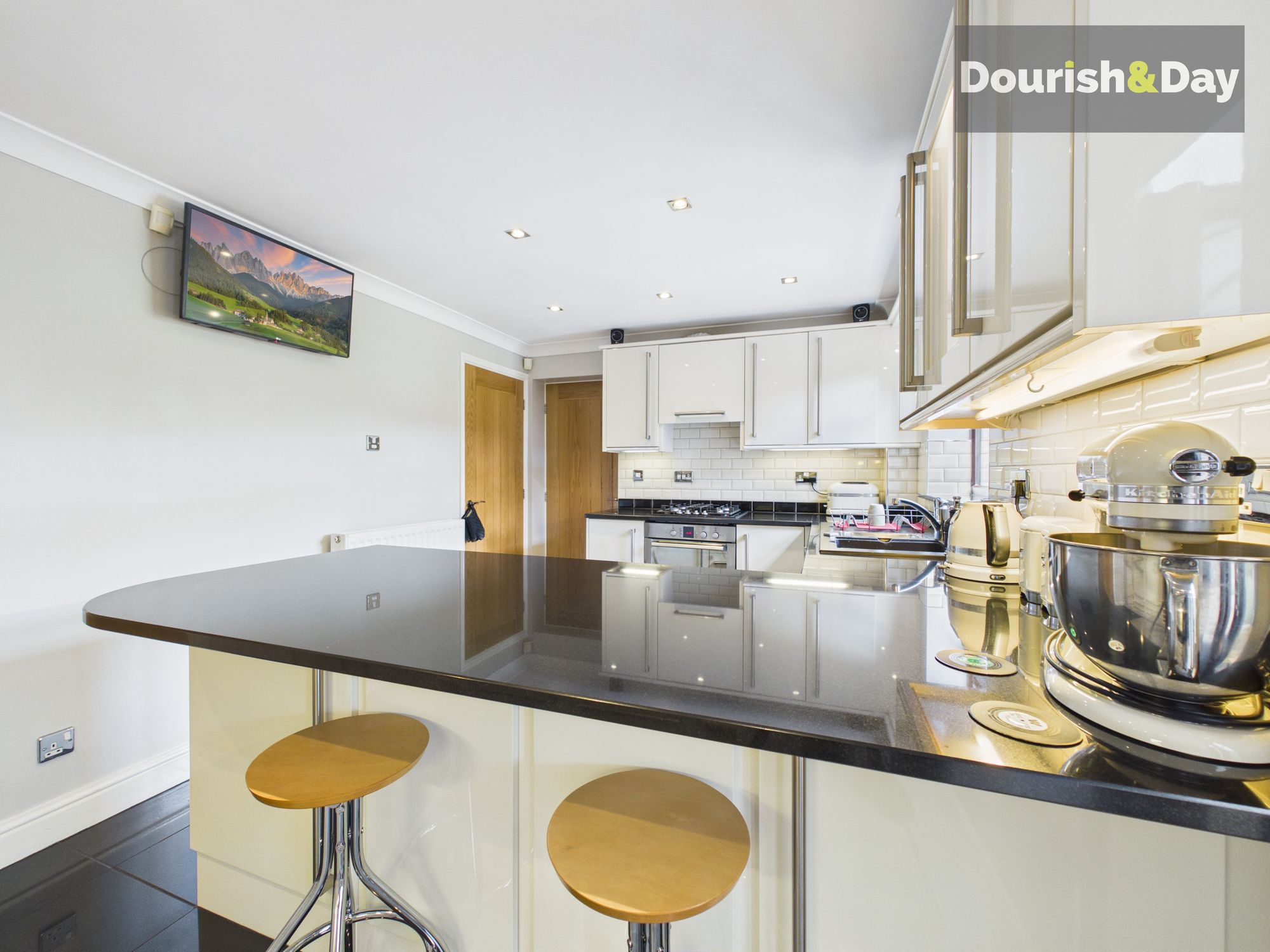 4 bed detached house for sale in Larchmere Drive, Essington, WV11  - Property Image 10