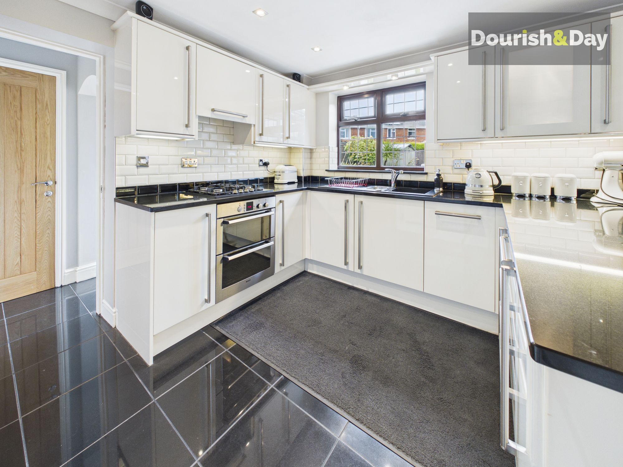 4 bed detached house for sale in Larchmere Drive, Essington, WV11  - Property Image 7