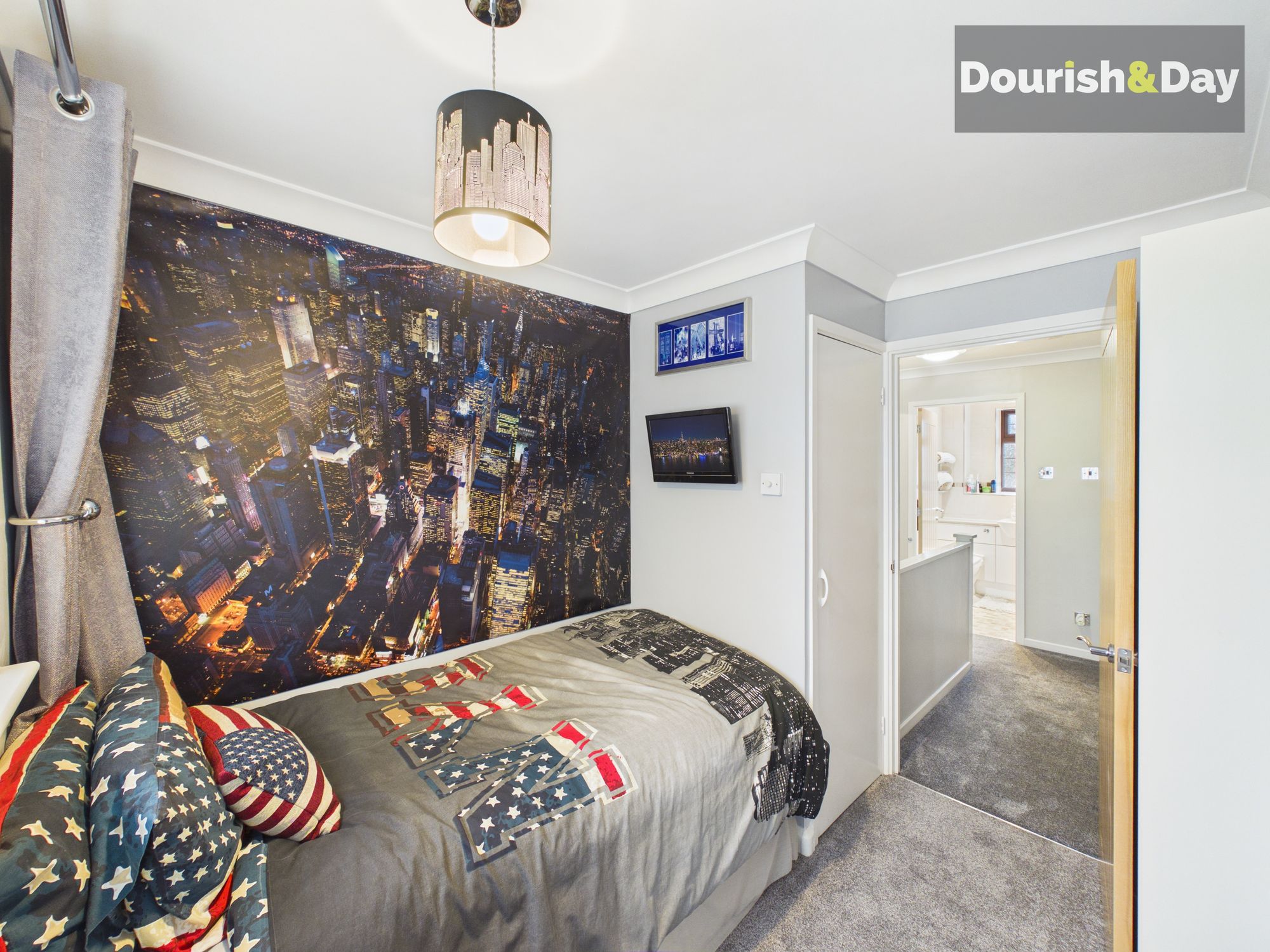 4 bed detached house for sale in Larchmere Drive, Essington, WV11  - Property Image 31