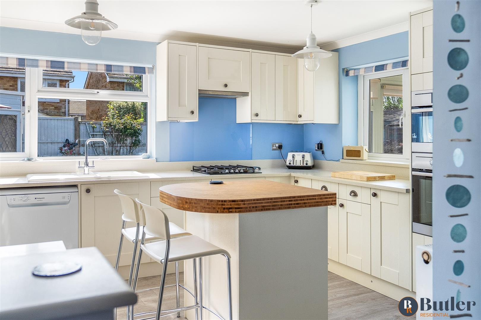 4 bed detached house for sale in Balcombe Close, Luton  - Property Image 5