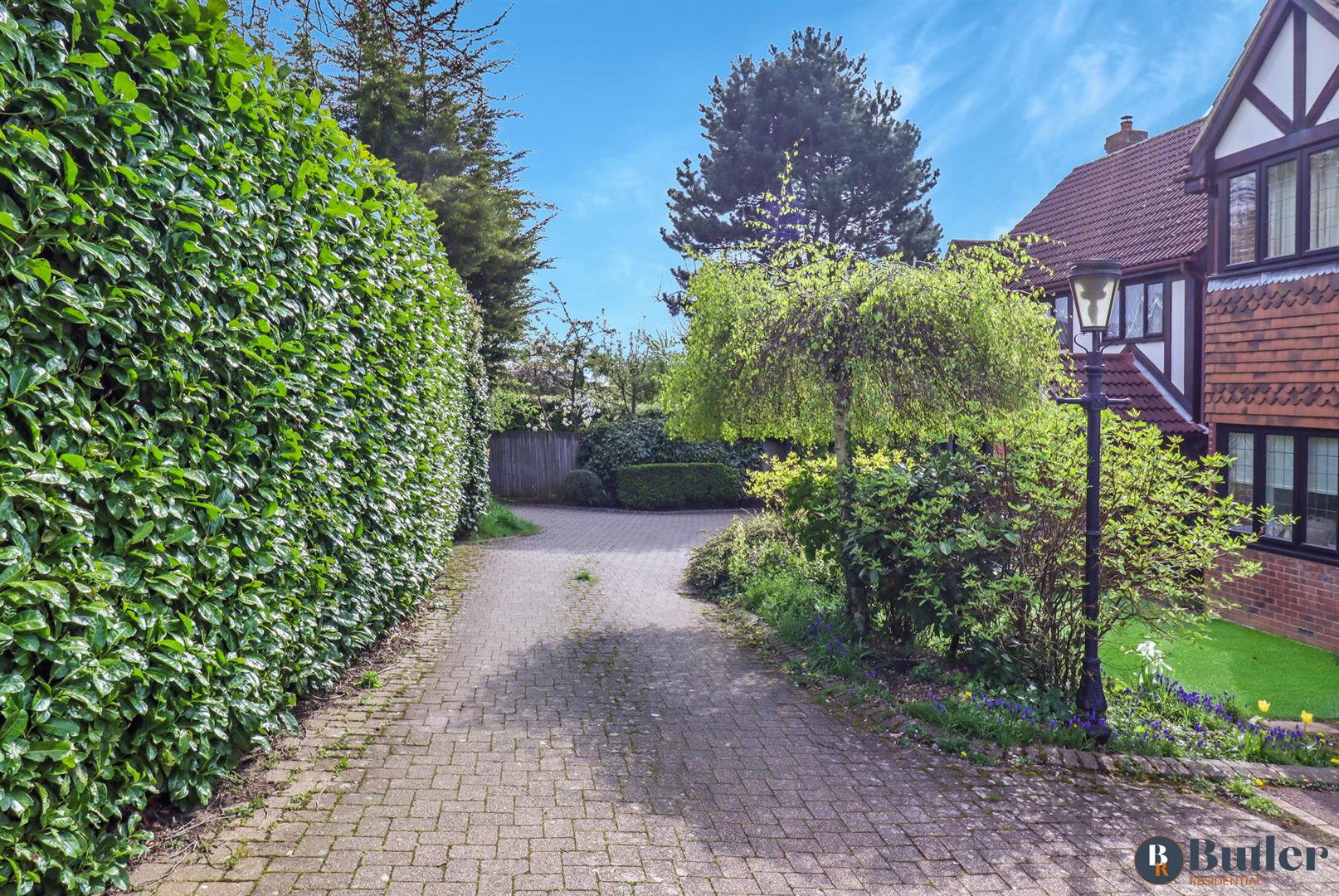 4 bed detached house for sale in Green Meadow, Potters Bar  - Property Image 2