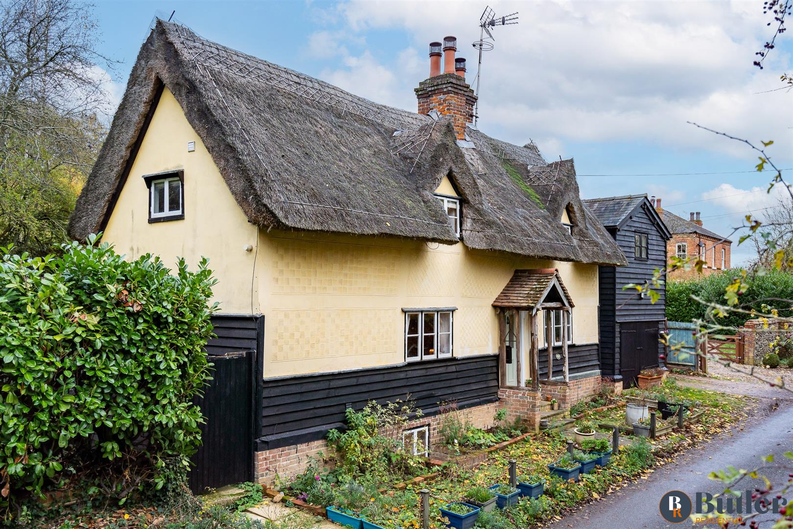 3 bed cottage for sale, Buntingford 36