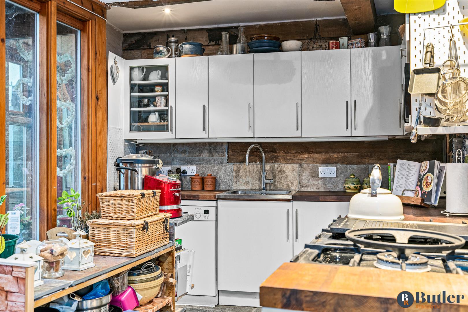3 bed cottage for sale in Aspenden, Buntingford 8