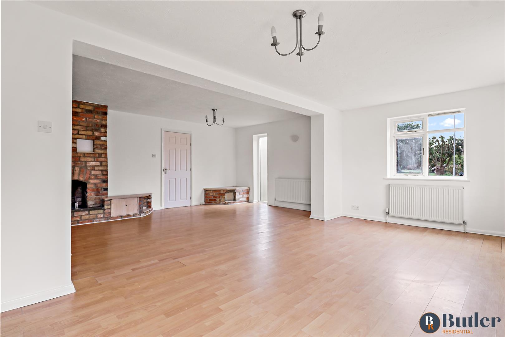 4 bed detached house for sale in Bishops Way, St. Neots  - Property Image 3