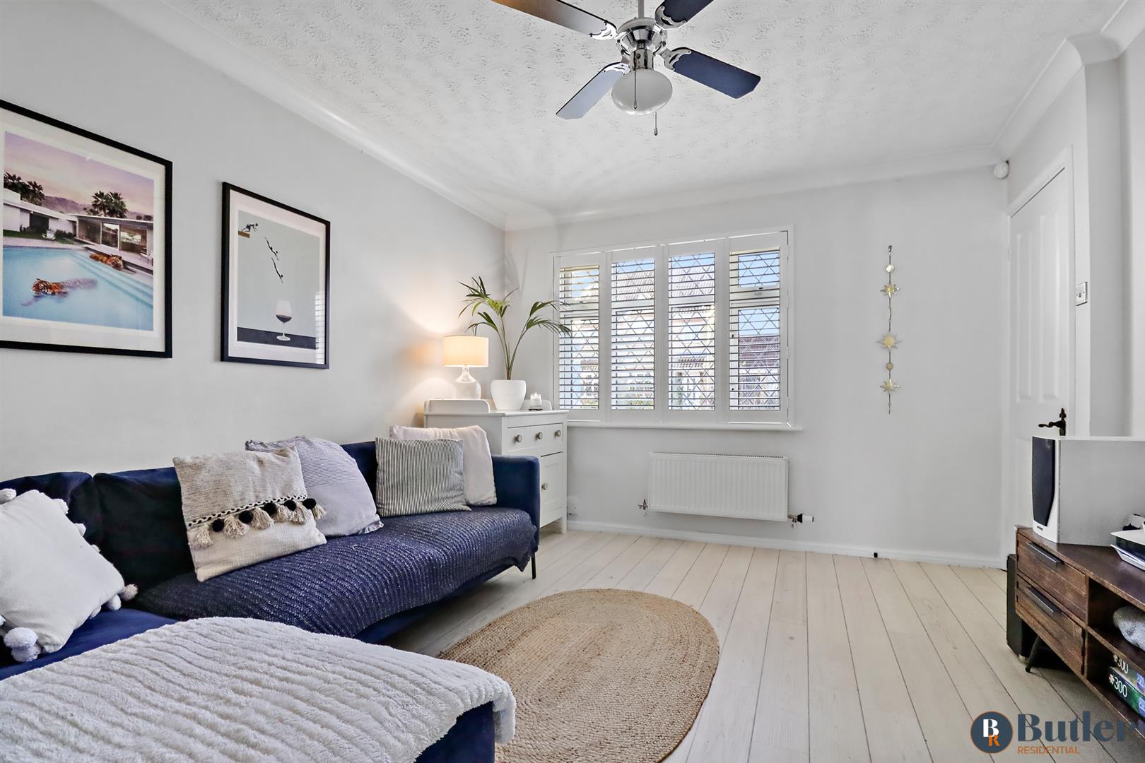 3 bed end of terrace house for sale in Berkeley Close, Biggleswade 6