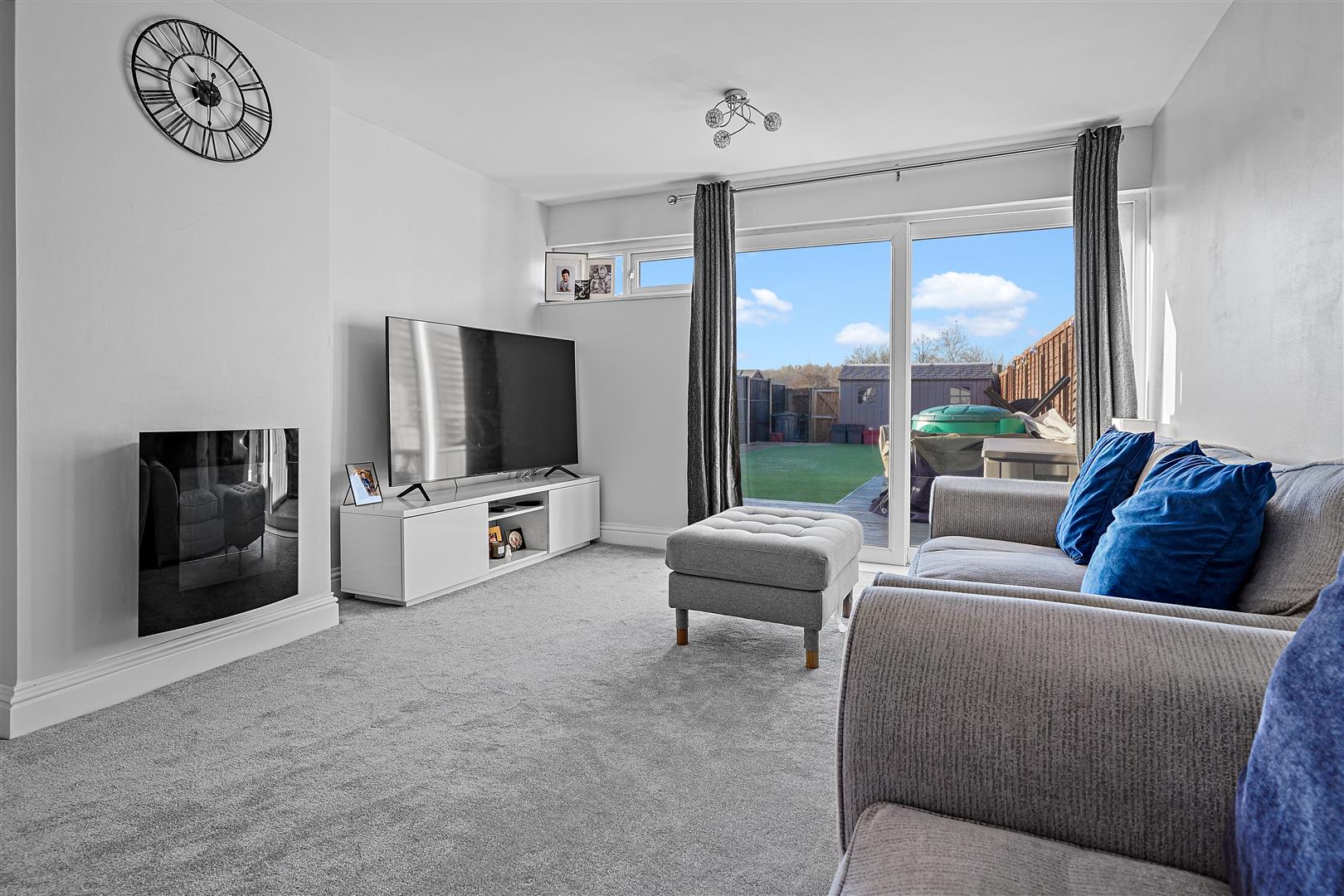 2 bed terraced house for sale in Bronte Paths, Stevenage  - Property Image 5