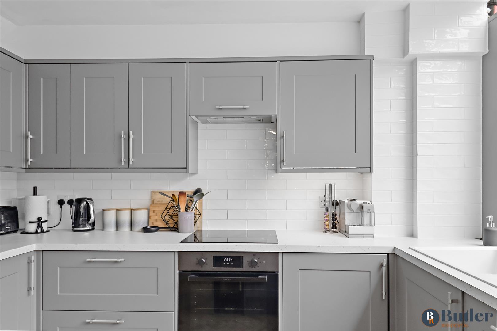 3 bed terraced house for sale in Cleveland Way, Stevenage  - Property Image 6