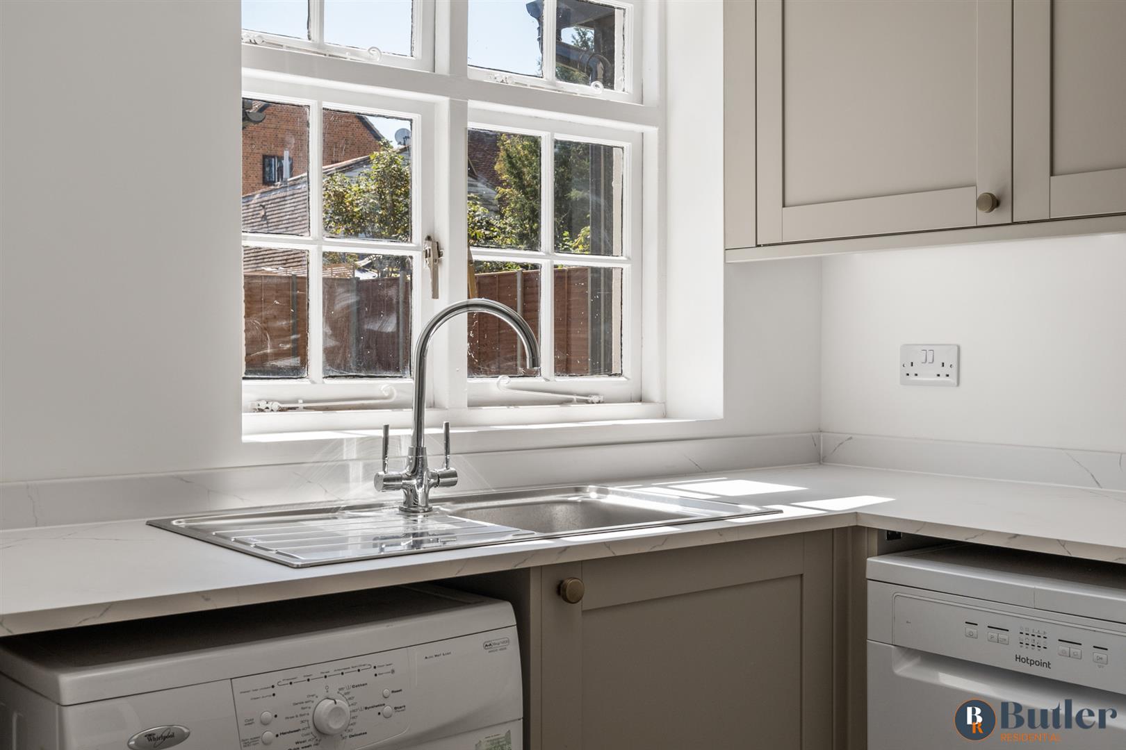 4 bed semi-detached house for sale in Hitchin Street, Baldock 24