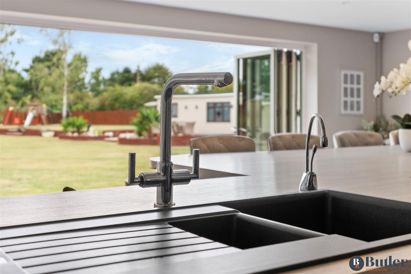 4 bed detached bungalow for sale in Meadow Green End, Landbeach 19