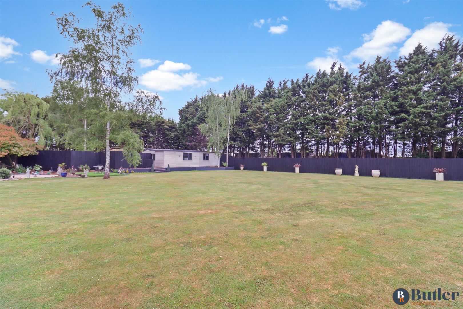 4 bed detached bungalow for sale in Meadow Green End, Landbeach  - Property Image 105