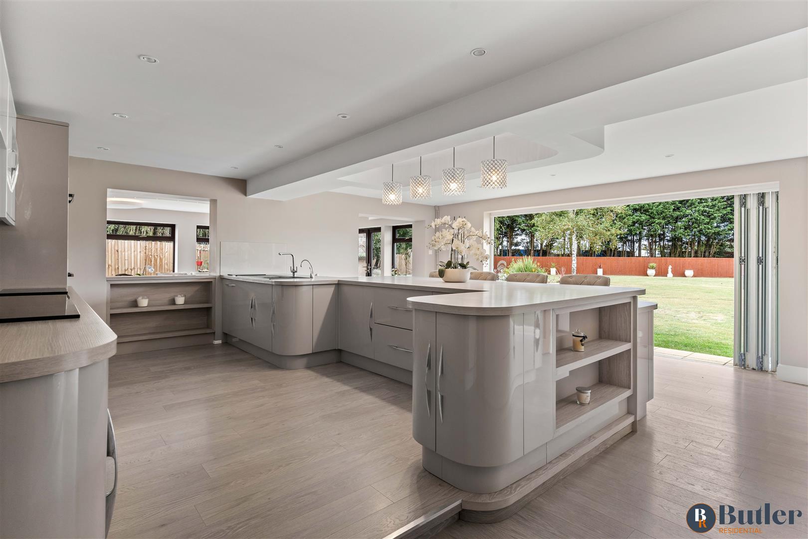 4 bed detached bungalow for sale in Meadow Green End, Landbeach 1