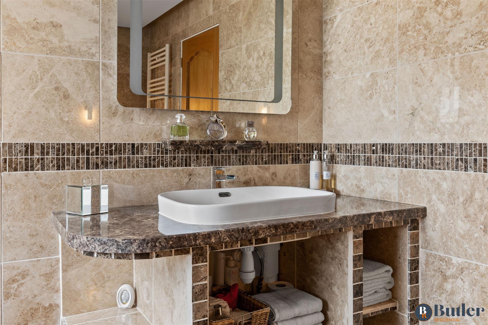 4 bed detached bungalow for sale in Meadow Green End, Landbeach 68