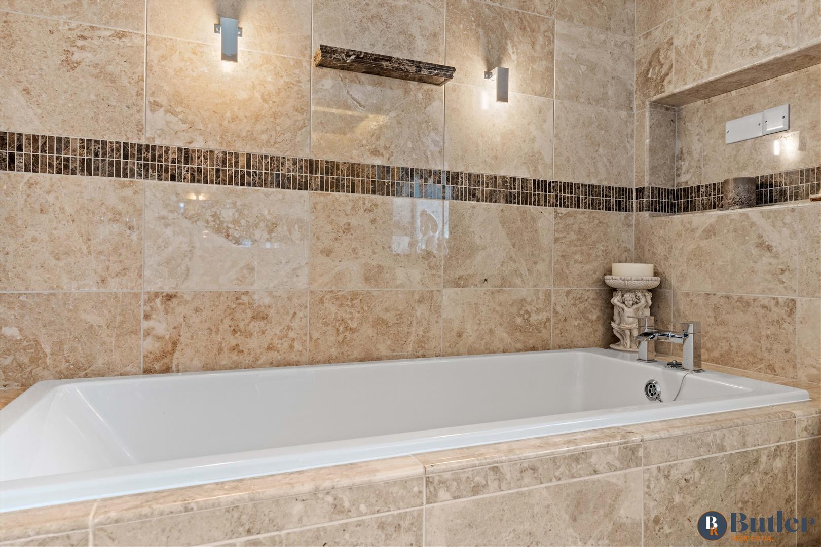 4 bed detached bungalow for sale in Meadow Green End, Landbeach  - Property Image 68