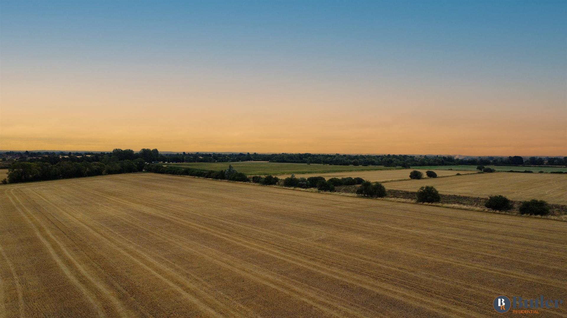4 bed detached bungalow for sale in Meadow Green End, Landbeach 96