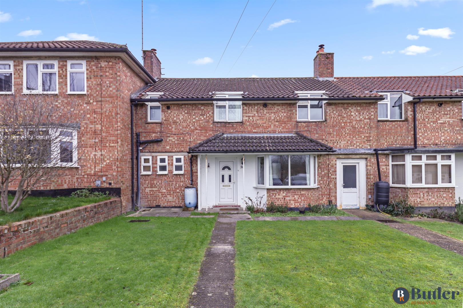 4 bed terraced house for sale in Highover Way, Hitchin  - Property Image 1