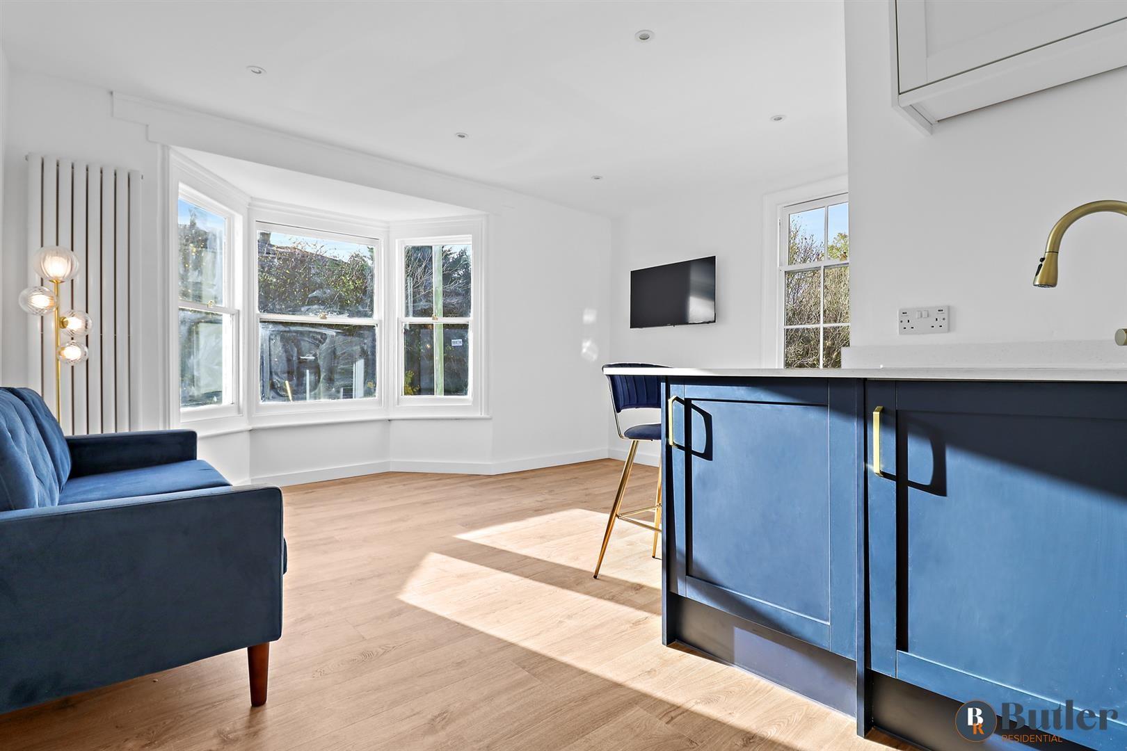 1 bed flat for sale in North Road, Hertford  - Property Image 2