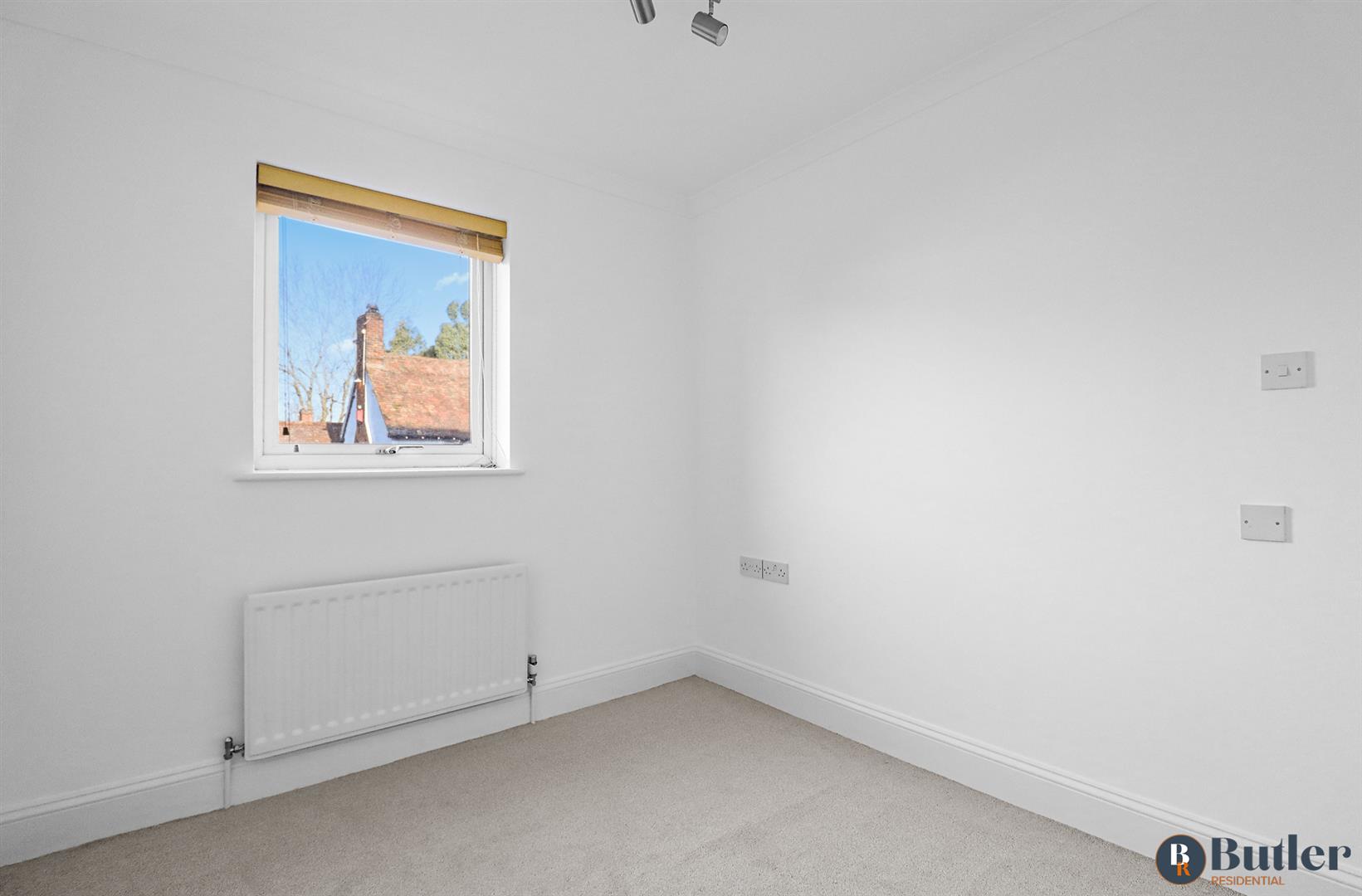 2 bed retirement property for sale in The Mews, Letchworth Garden City  - Property Image 12