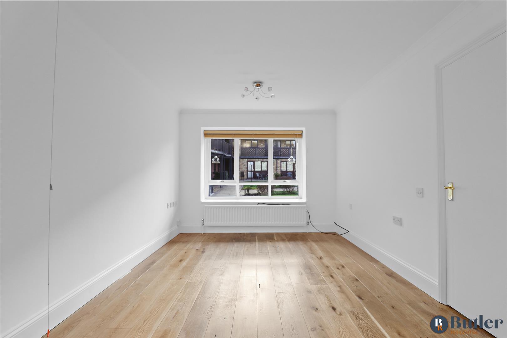 2 bed retirement property for sale in The Mews, Letchworth Garden City 2