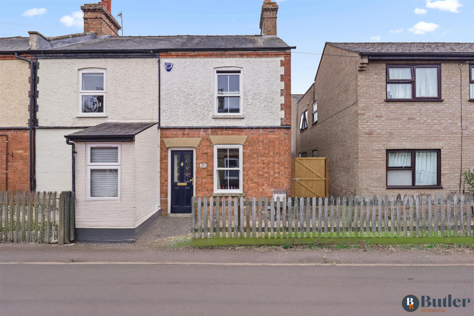 2 bed end of terrace house for sale in Longfield Road, Sandy - Property Image 1