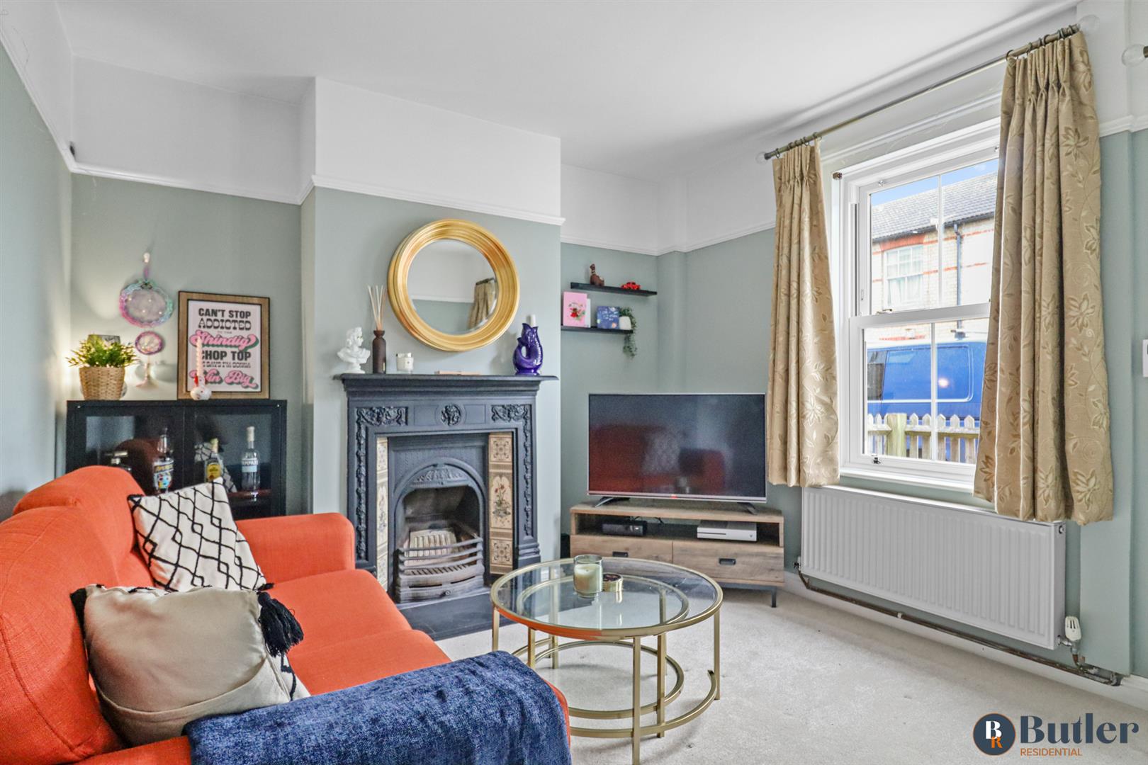 2 bed end of terrace house for sale in Longfield Road, Sandy 1